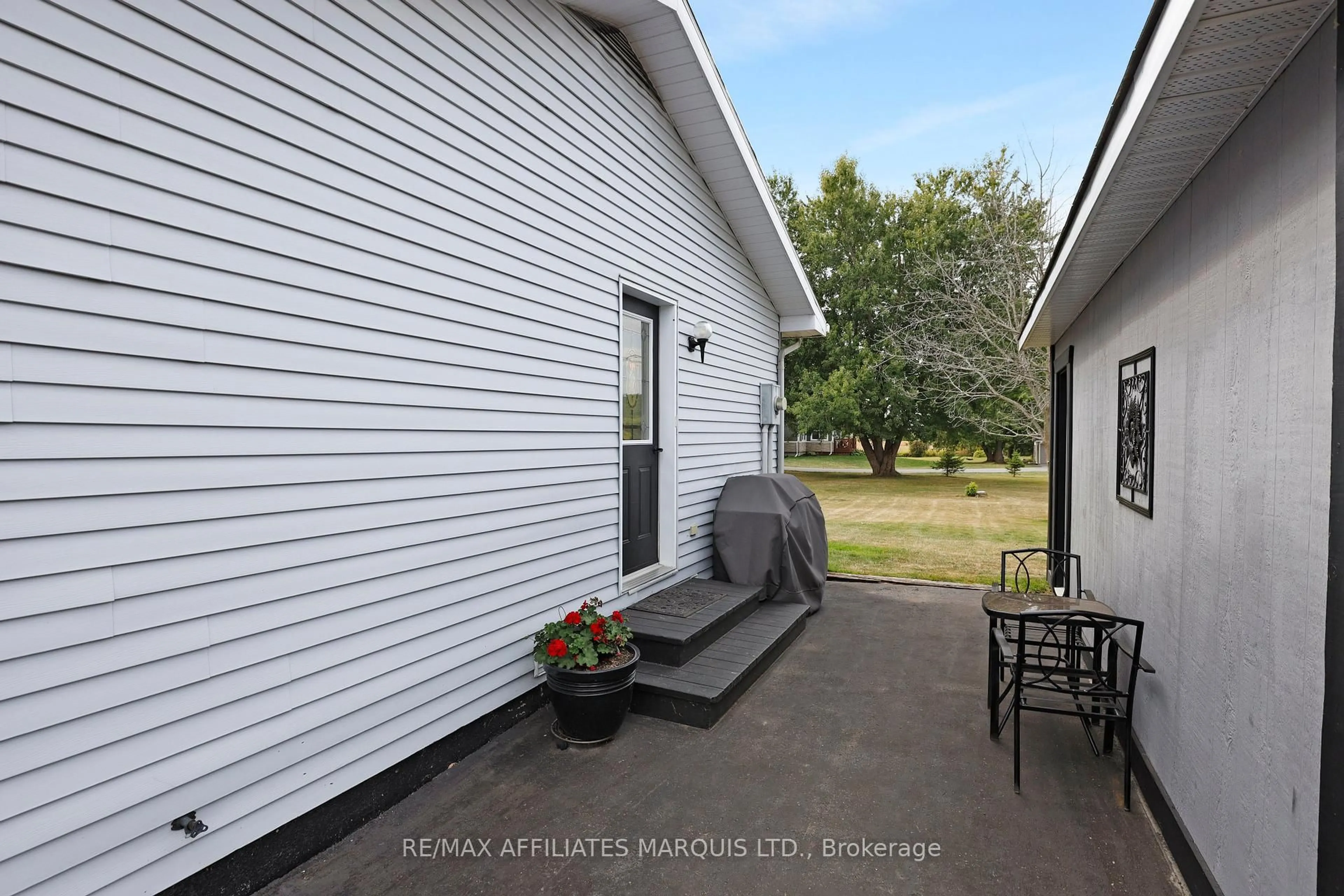 Patio, water/lake/river/ocean view for 3294 ST JOHN St, North Stormont Ontario K0C 1E0