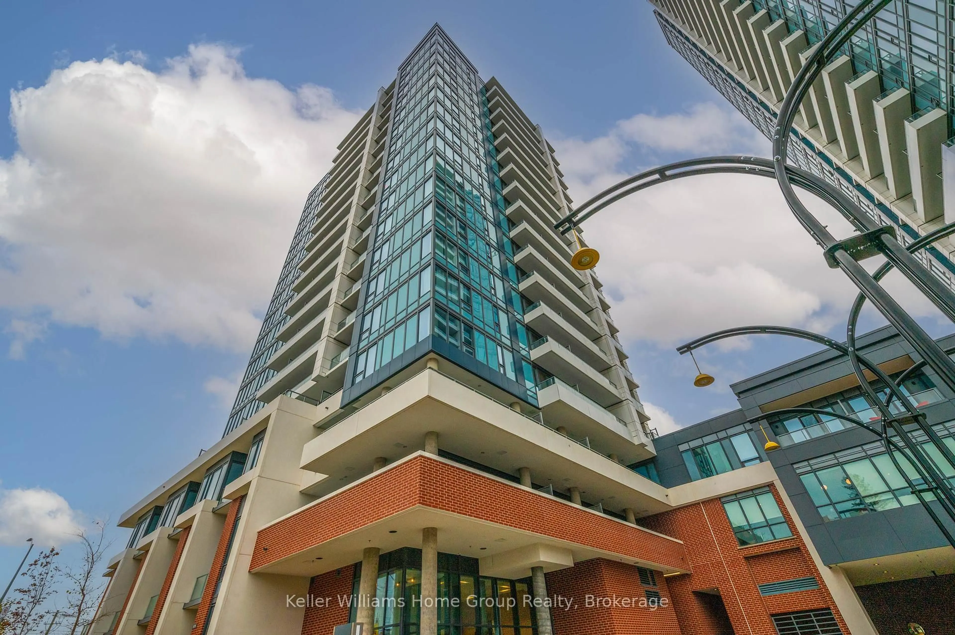 Indoor foyer for 5 Wellington St #208, Kitchener Ontario N2E 0E3