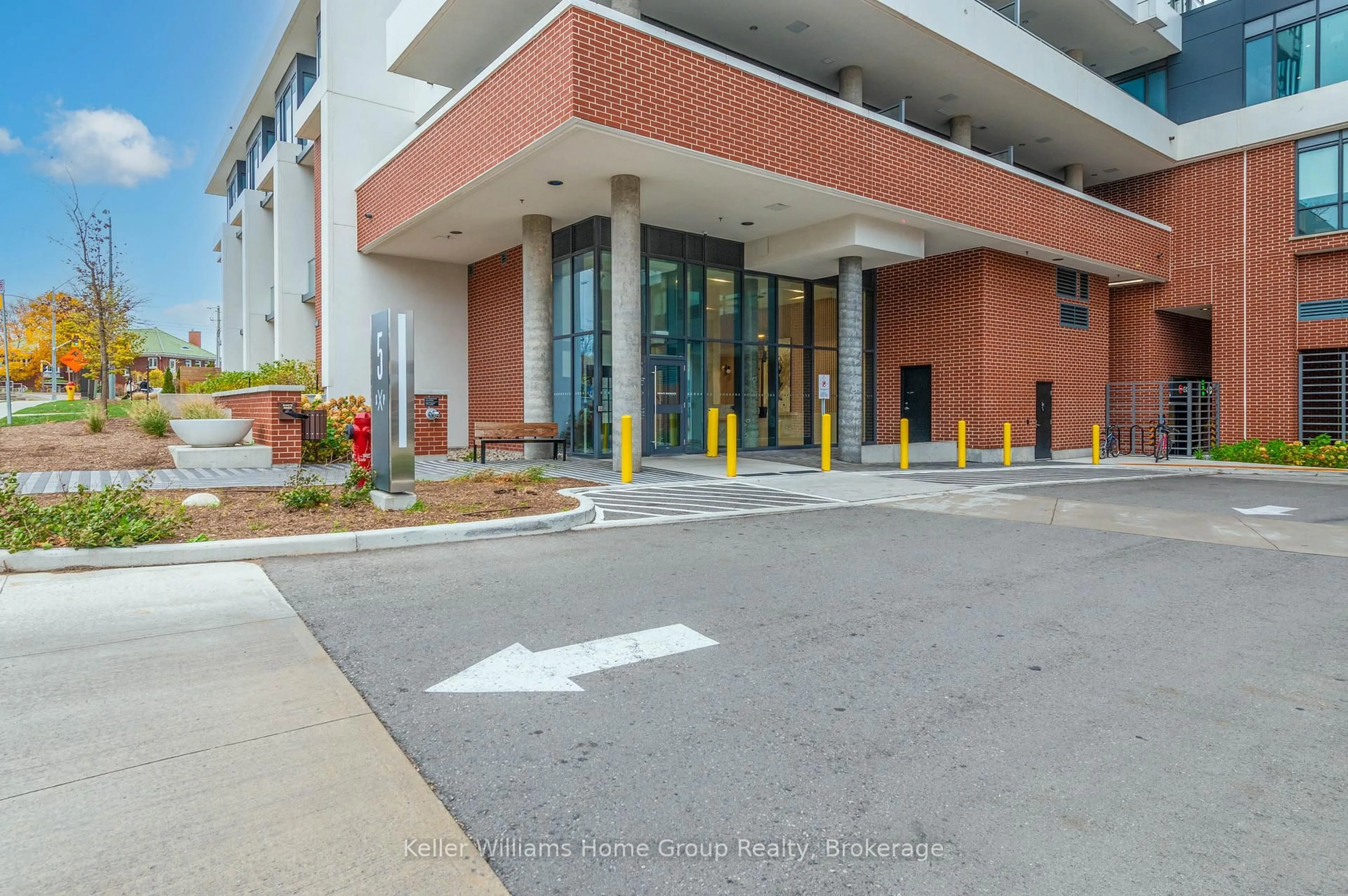 Unknown for 5 Wellington St #208, Kitchener Ontario N2E 0E3