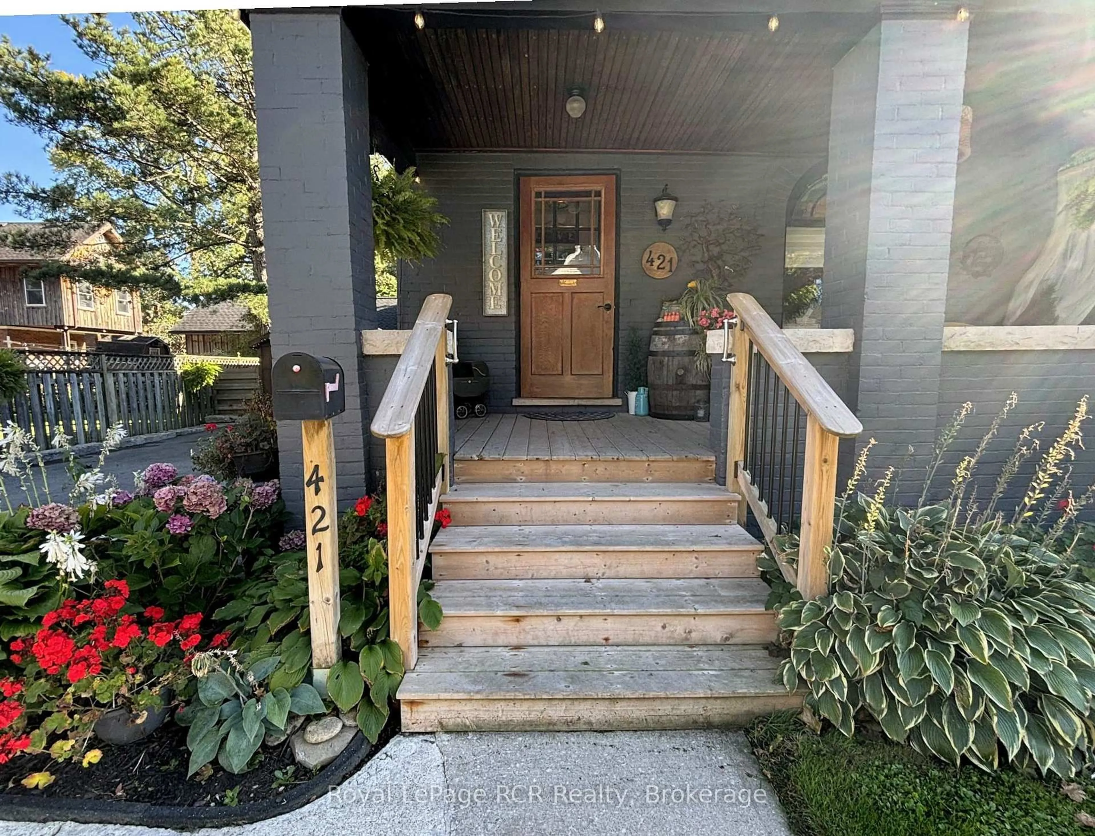 Indoor entryway for 421 13th 'A' St, Owen Sound Ontario N4K 3X3