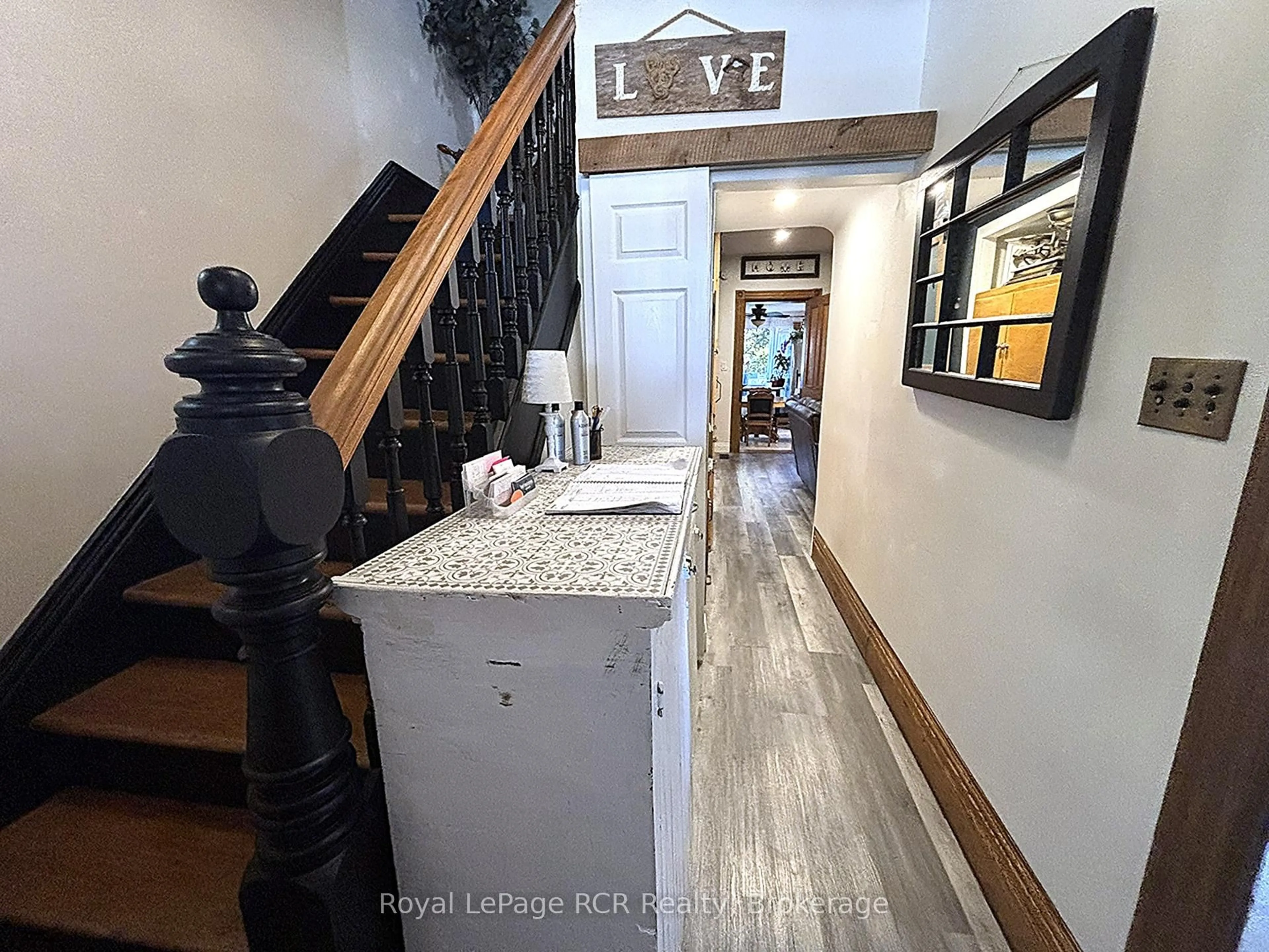 Indoor entryway for 421 13th 'A' St, Owen Sound Ontario N4K 3X3