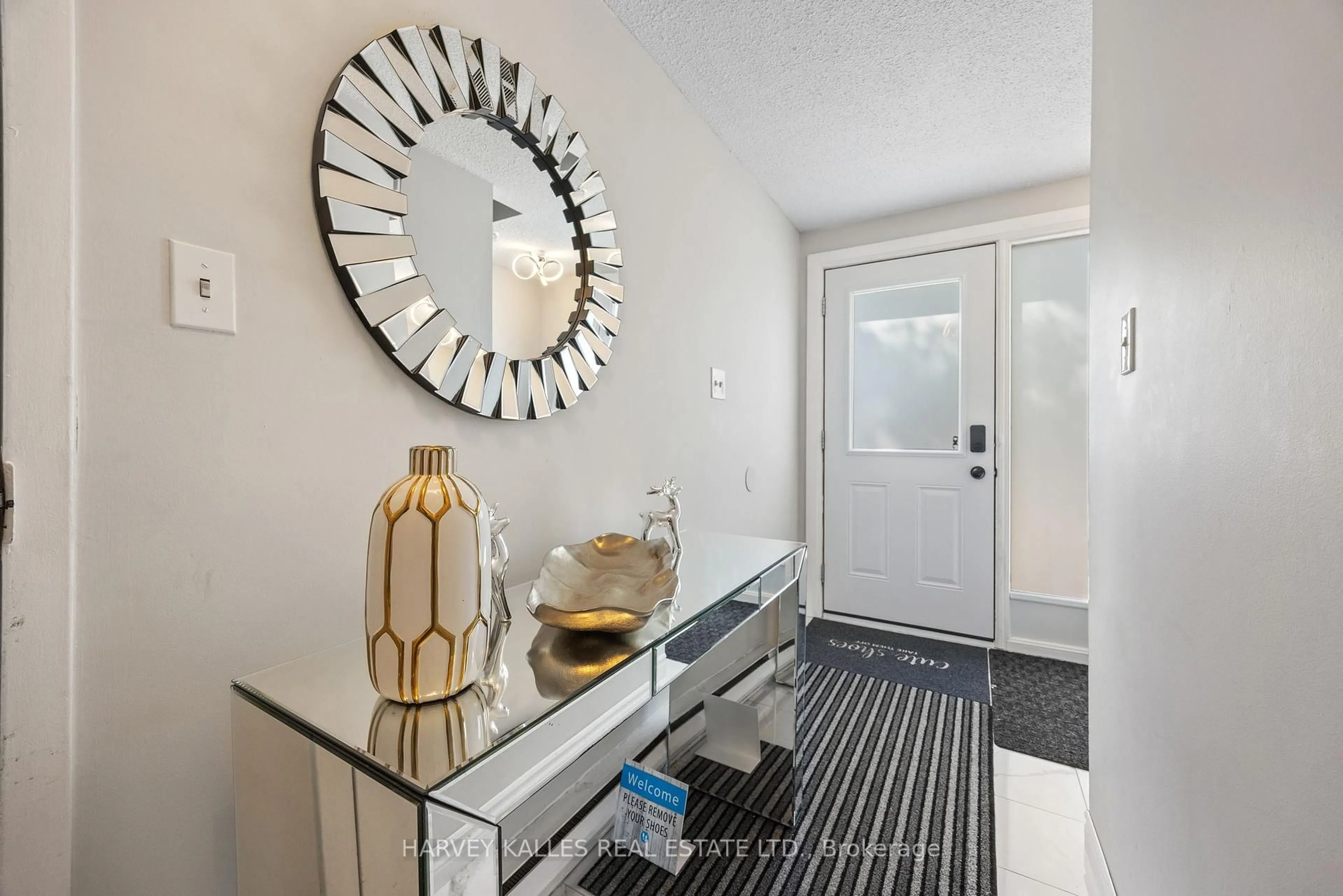 Indoor entryway for 135 Chalmers St #23, Cambridge Ontario N1R 6M2