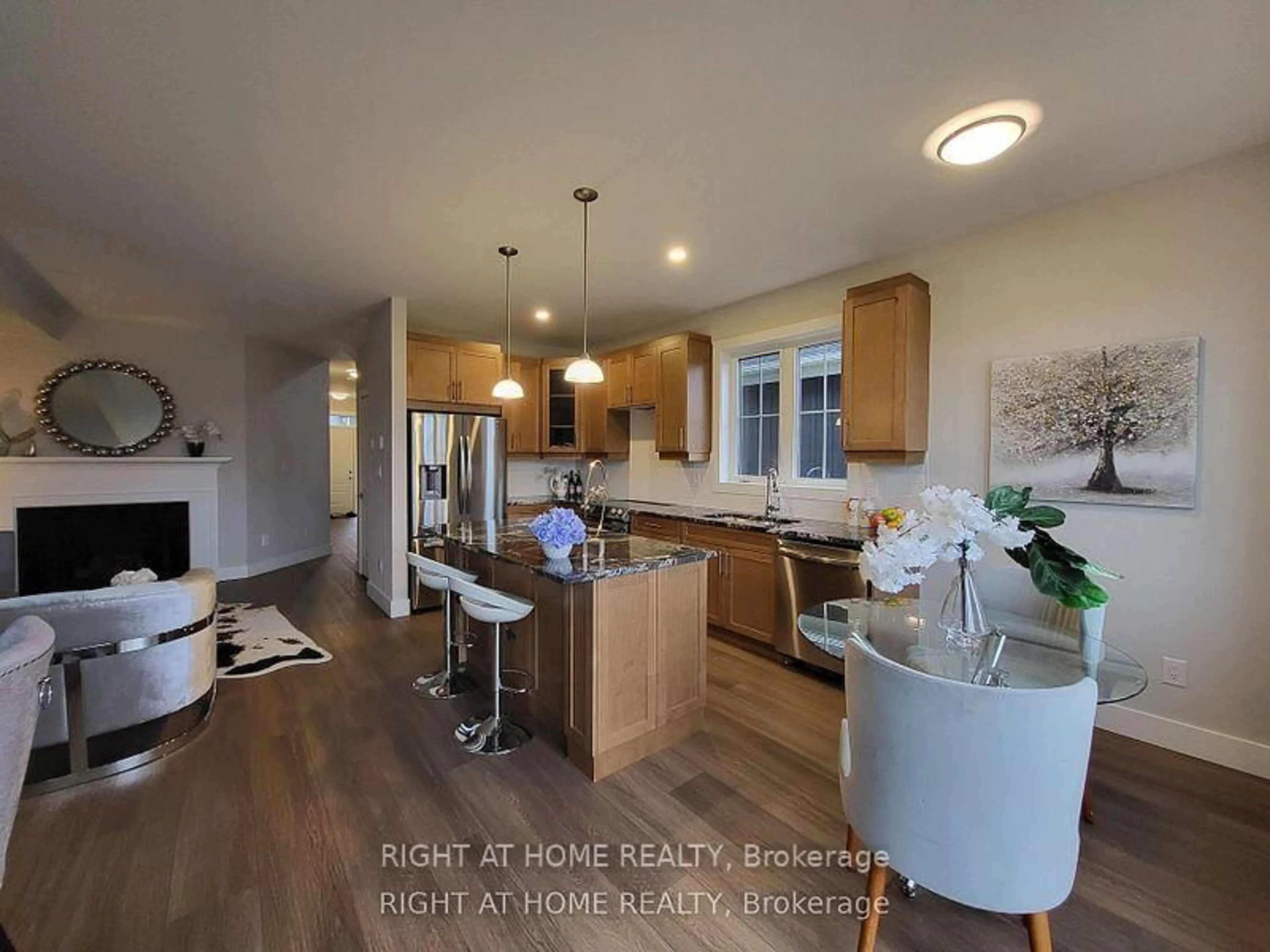 Open concept kitchen, unknown for 140 Black Willow Cres, Blue Mountains Ontario L9Y 4E4