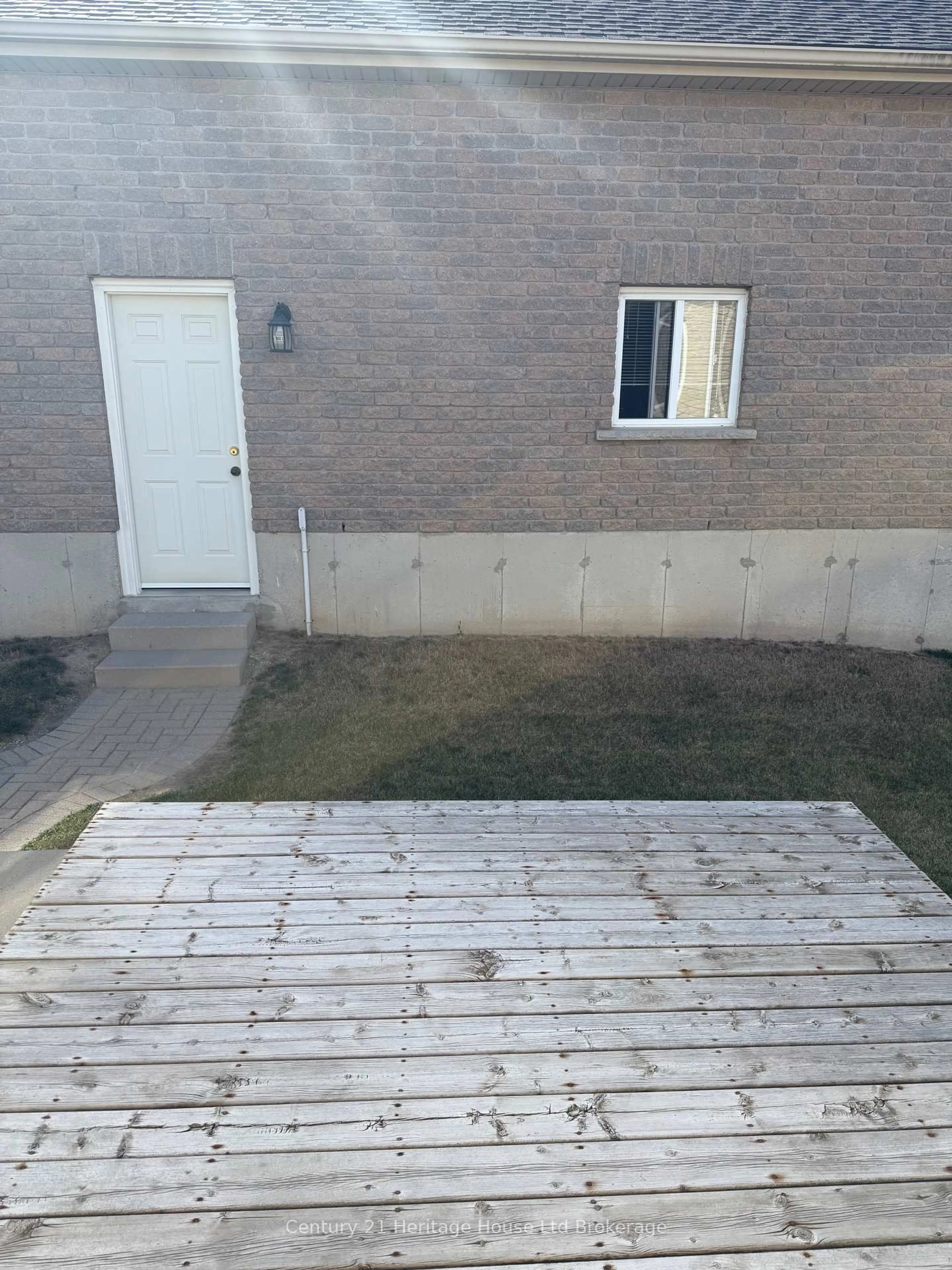 Patio, street for 667 Southwood Way #2, Woodstock Ontario N4S 9A6