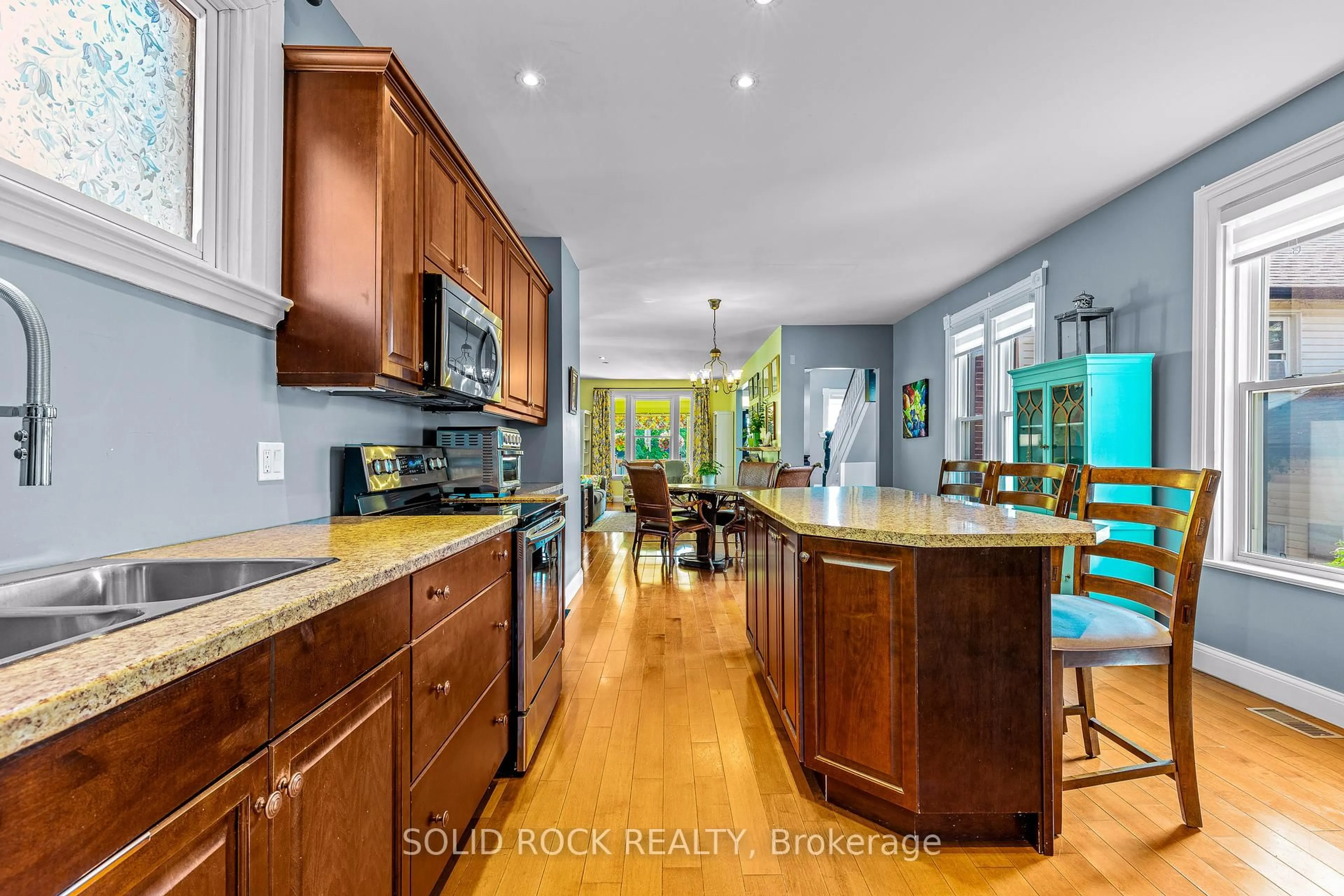 Open concept kitchen, ceramic/tile floor for 53 Wall St, Brockville Ontario K6V 4S2