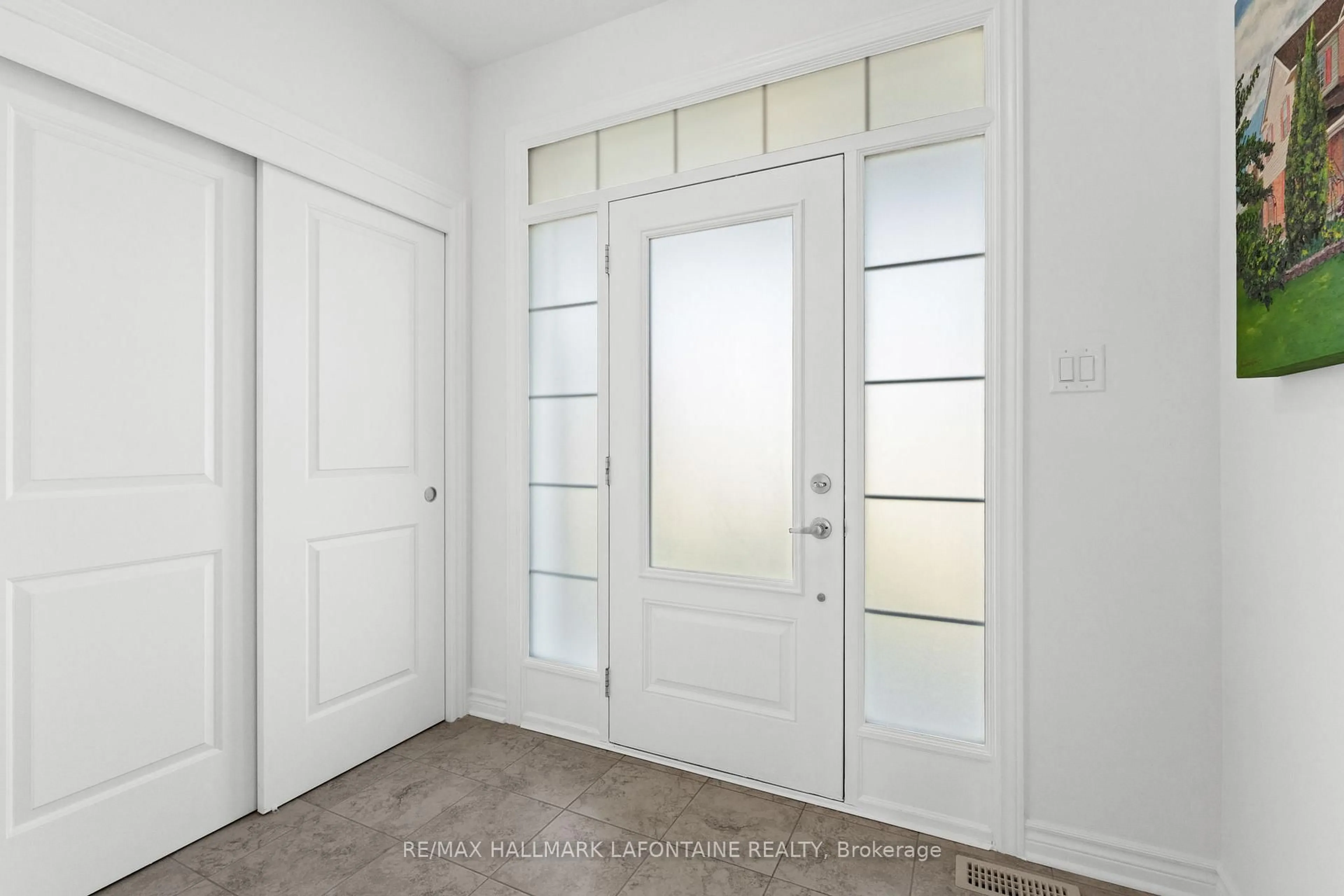 Indoor entryway for 359 Hepatica Way, Ottawa Ontario K4A 0Z1