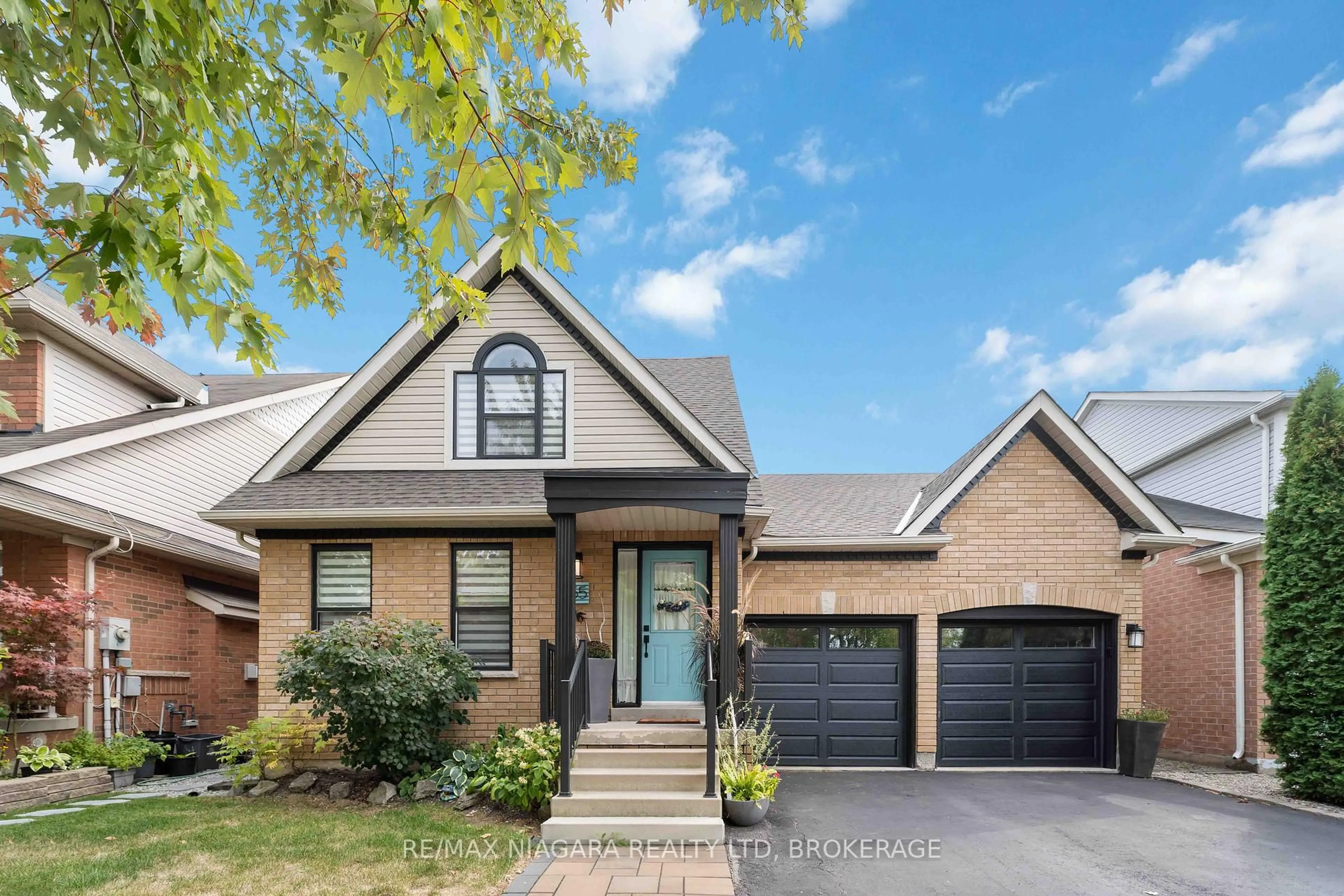 Home with brick exterior material, street for 55 Wright Cres, Niagara-on-the-Lake Ontario L0S 1J0