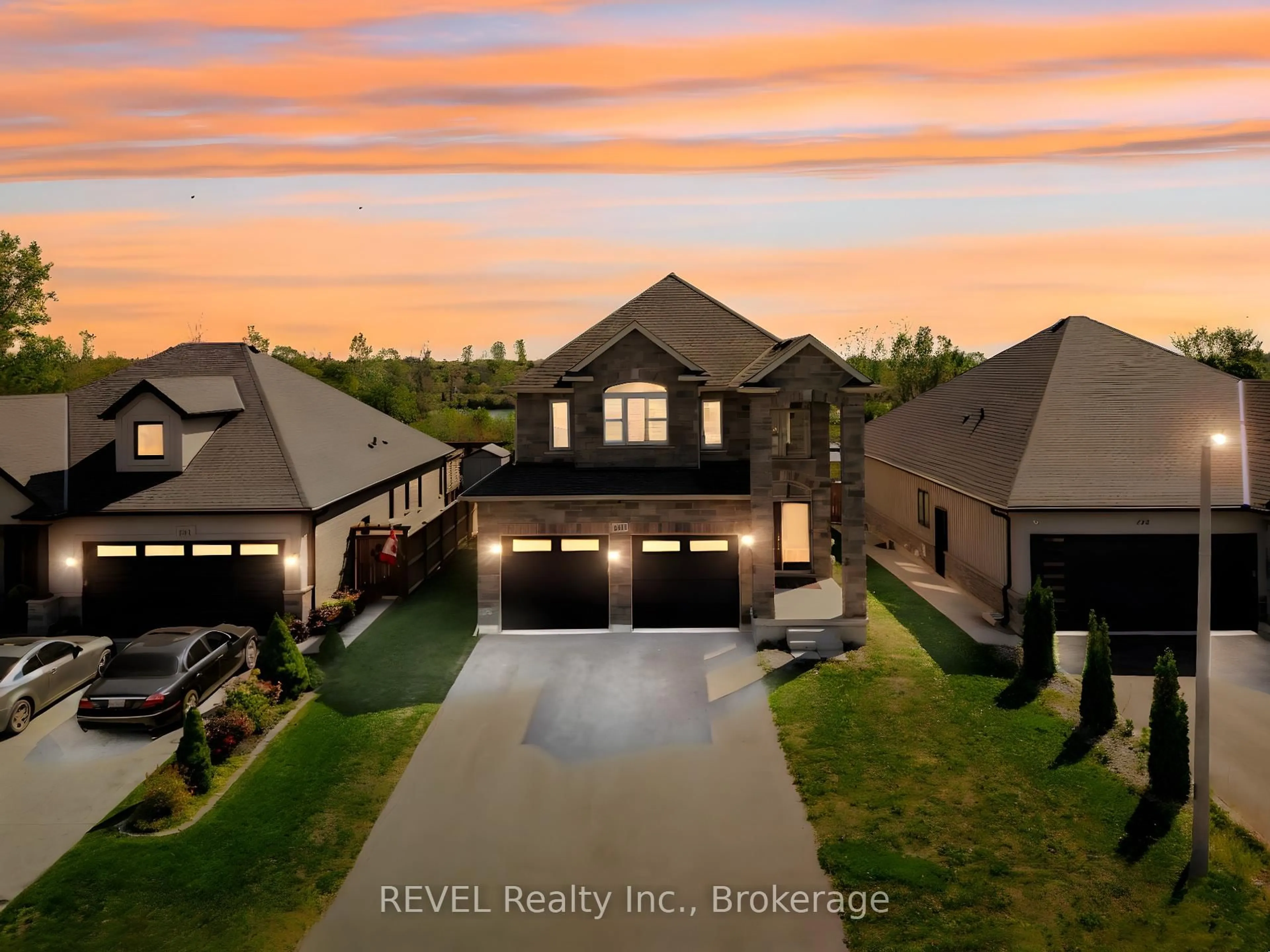 A pic from outside/outdoor area/front of a property/back of a property/a pic from drone, street for 202 Viger Dr, Welland Ontario L3B 5E9