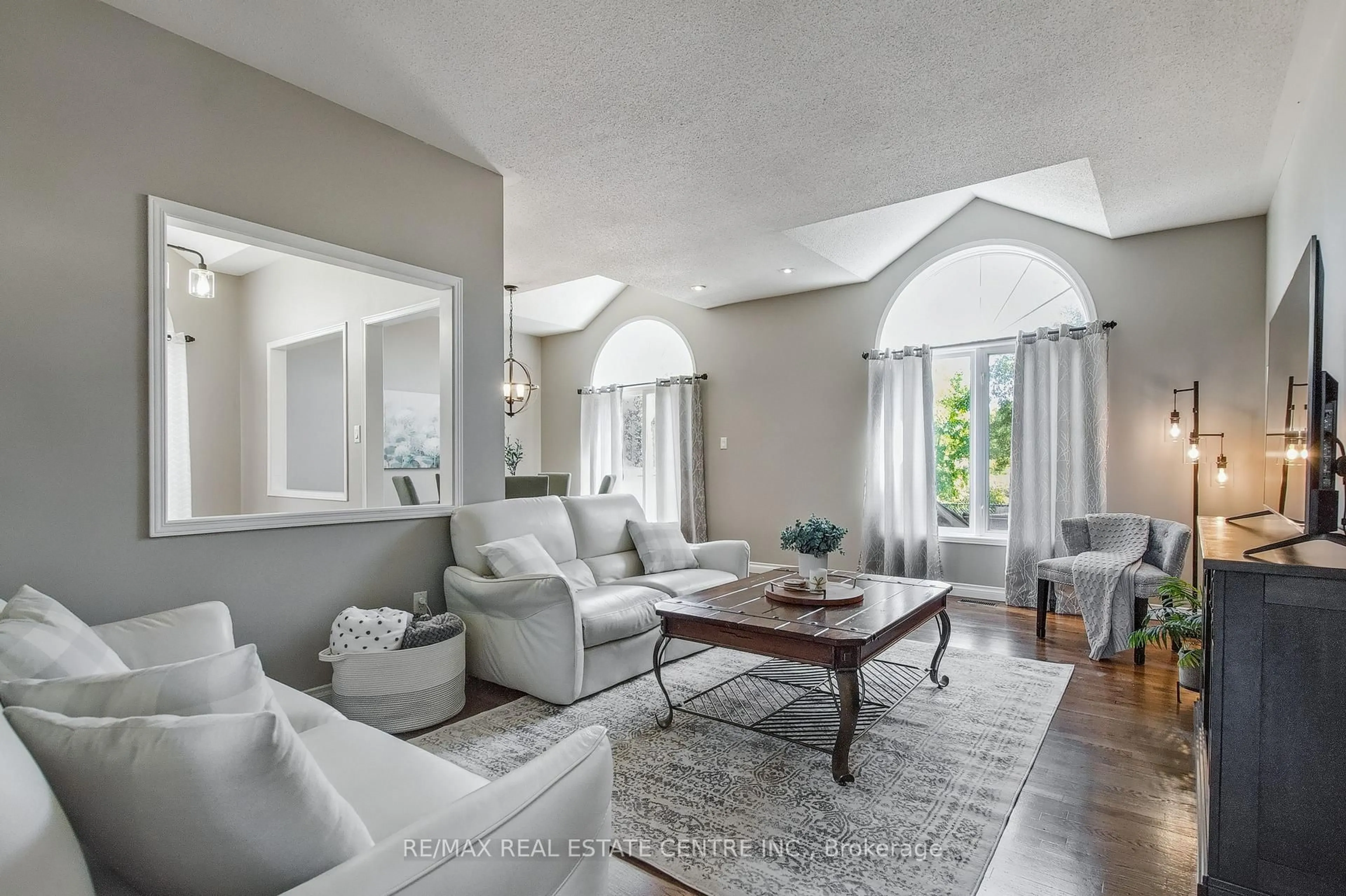 Living room with furniture, unknown for 52 Drinkwater Dr, Cambridge Ontario N1P 1E4