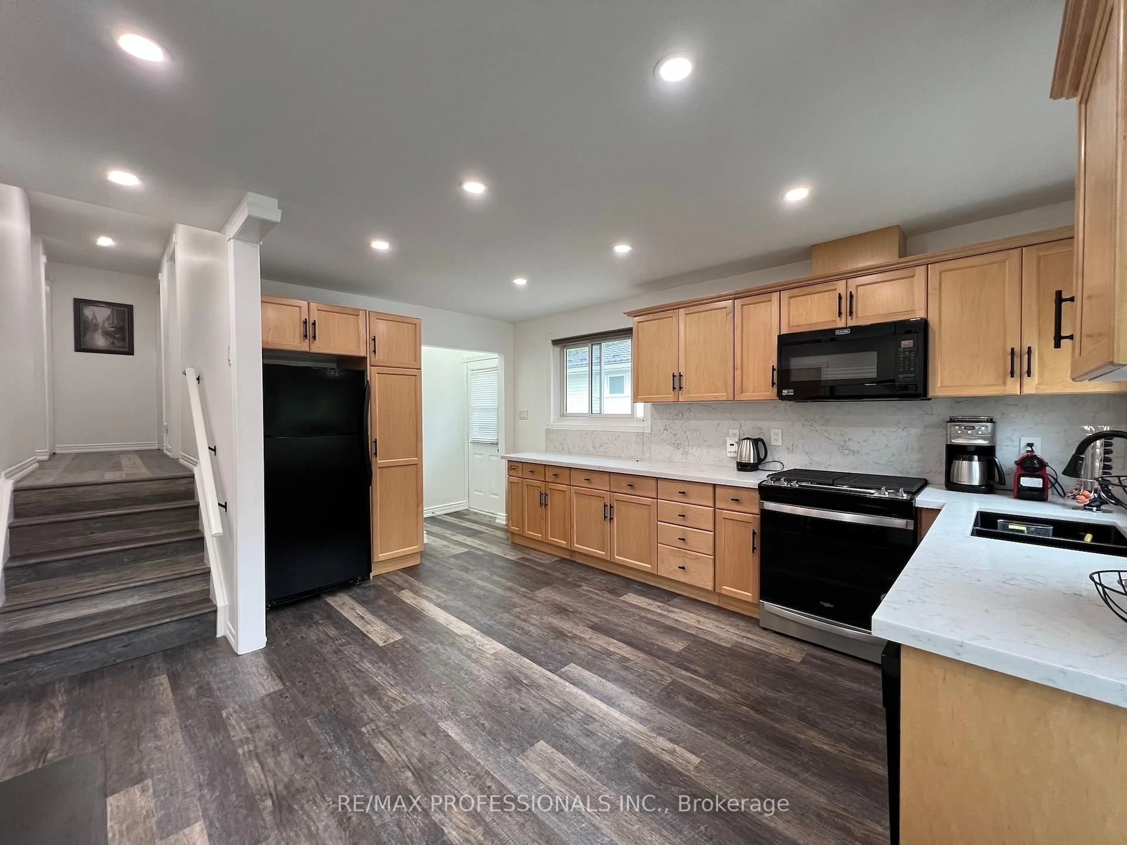 Open concept kitchen, unknown for 373 West Acres Dr, Guelph Ontario N1H 7B3