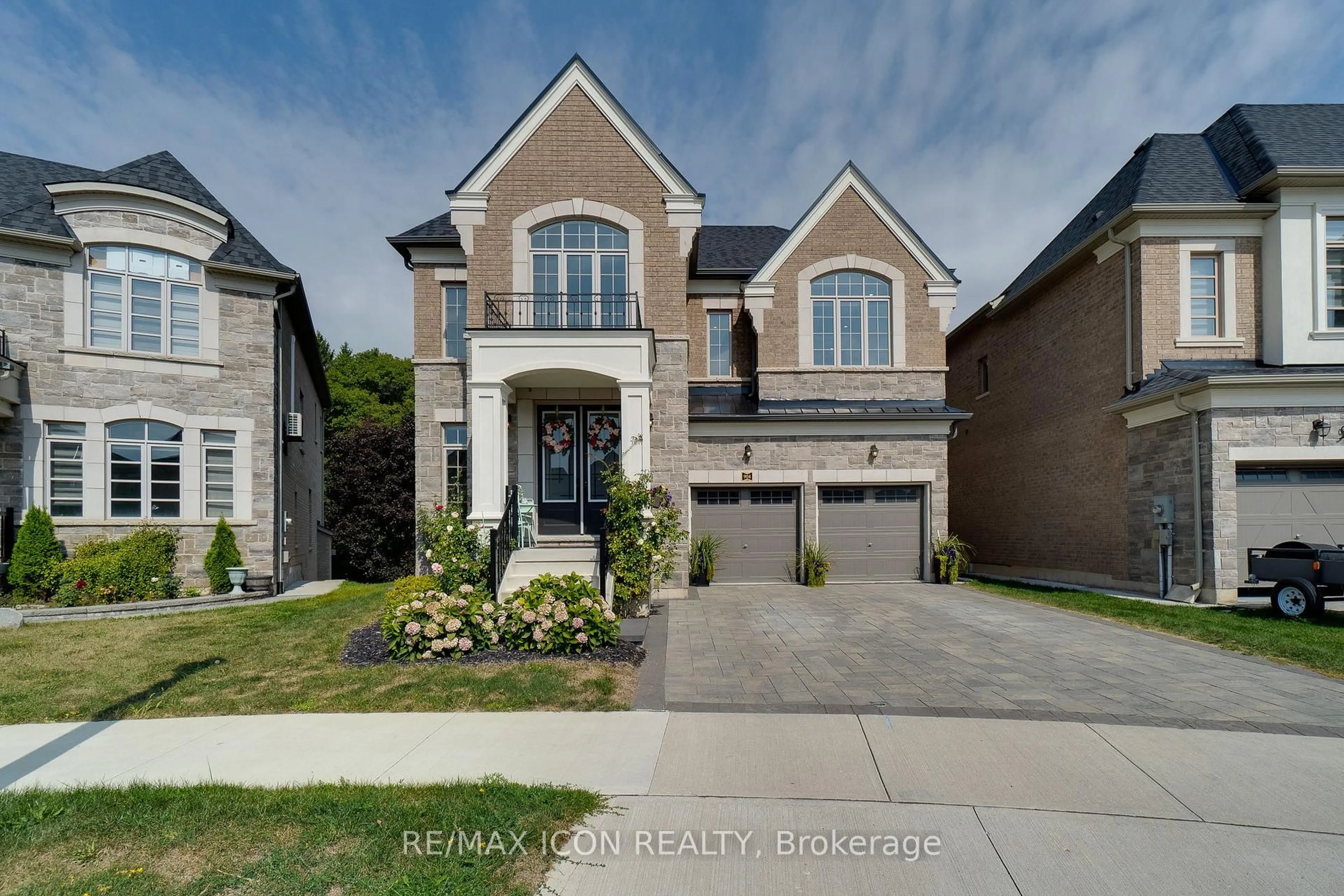 Home with brick exterior material, street for 904 Forest Creek Crt, Kitchener Ontario N2R 0M6
