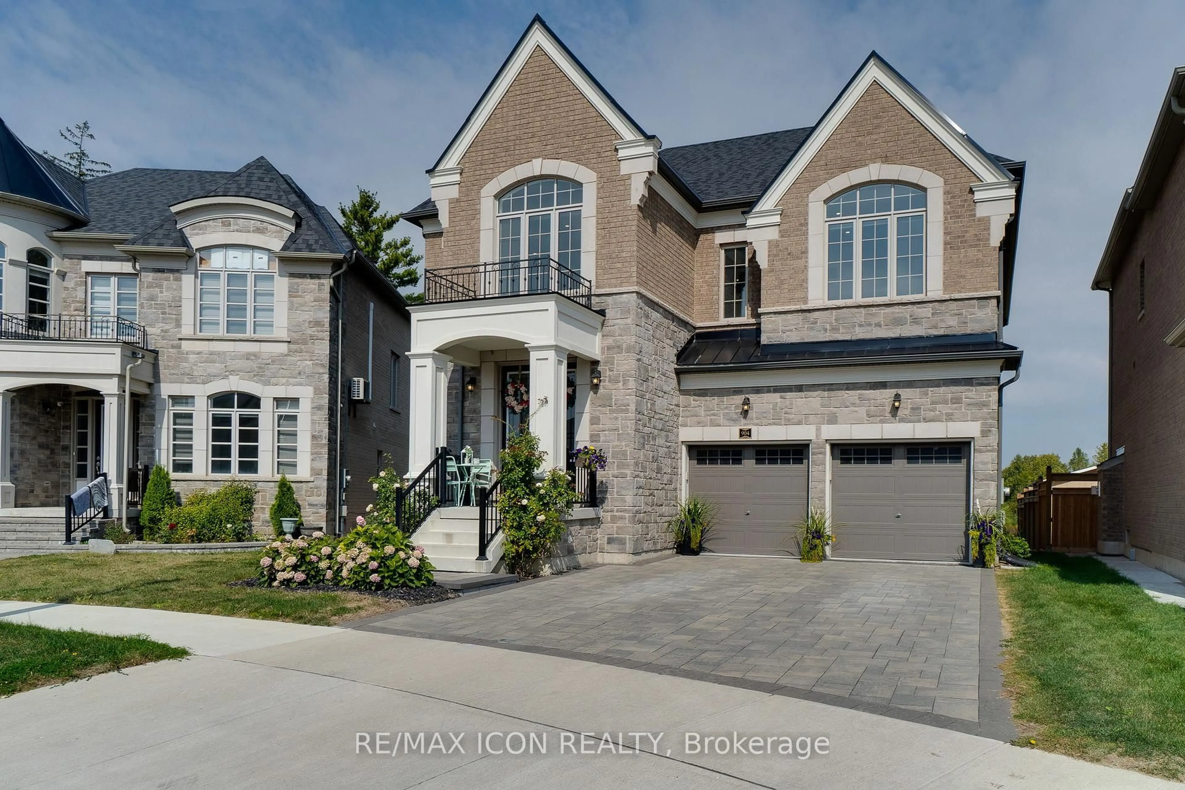 Home with brick exterior material, street for 904 Forest Creek Crt, Kitchener Ontario N2R 0M6