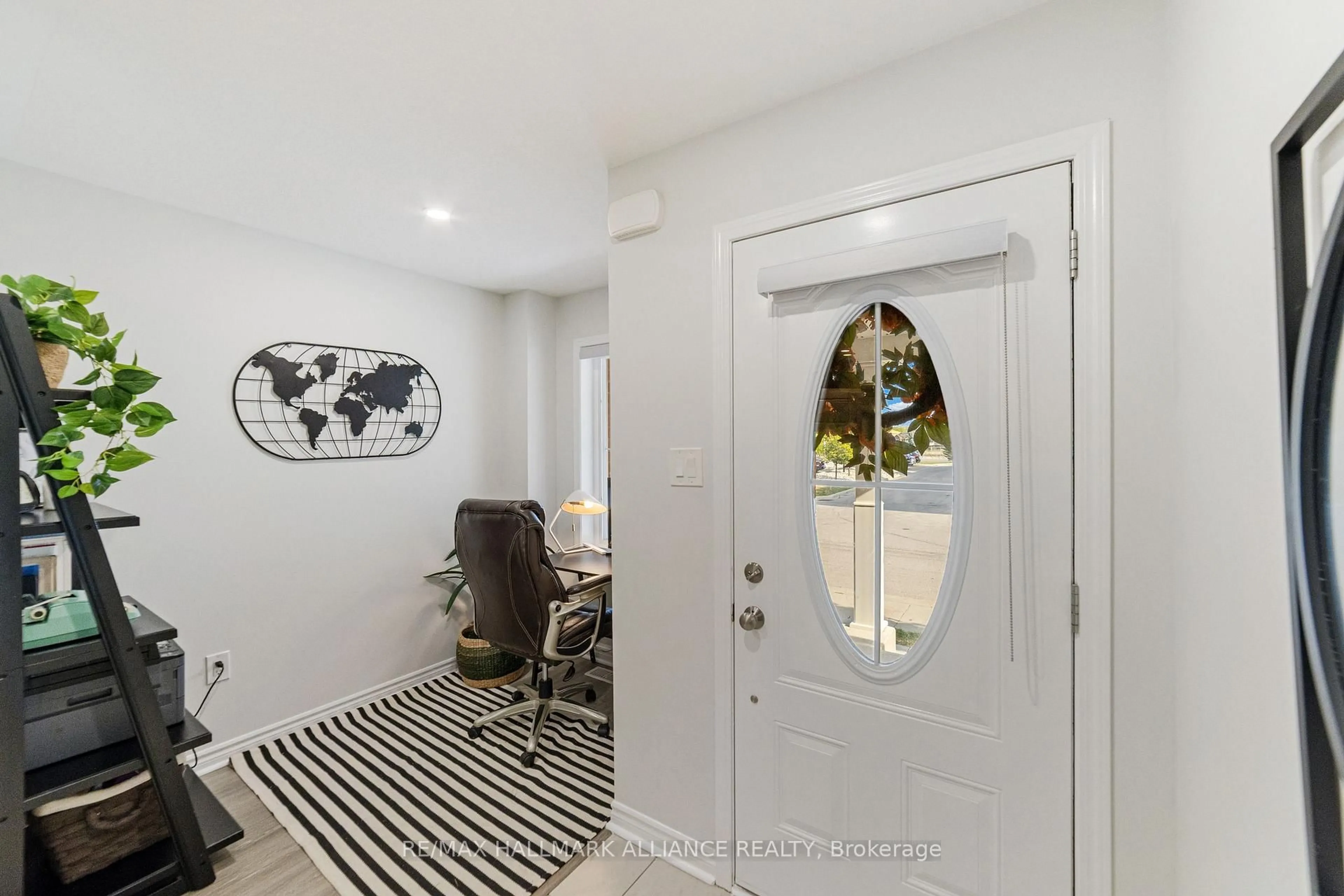 Indoor entryway for 22 Spring Creek Dr ##26, Hamilton Ontario L8B 1V7