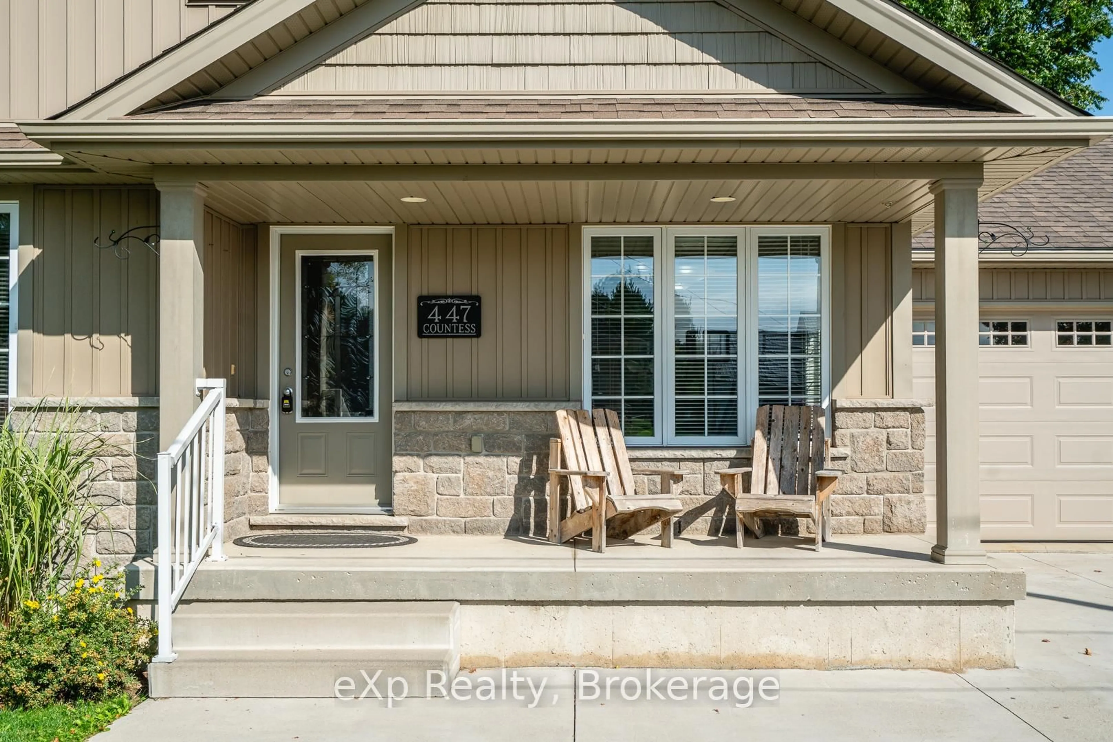Indoor entryway for 447 Countess St, West Grey Ontario N0G 1R0
