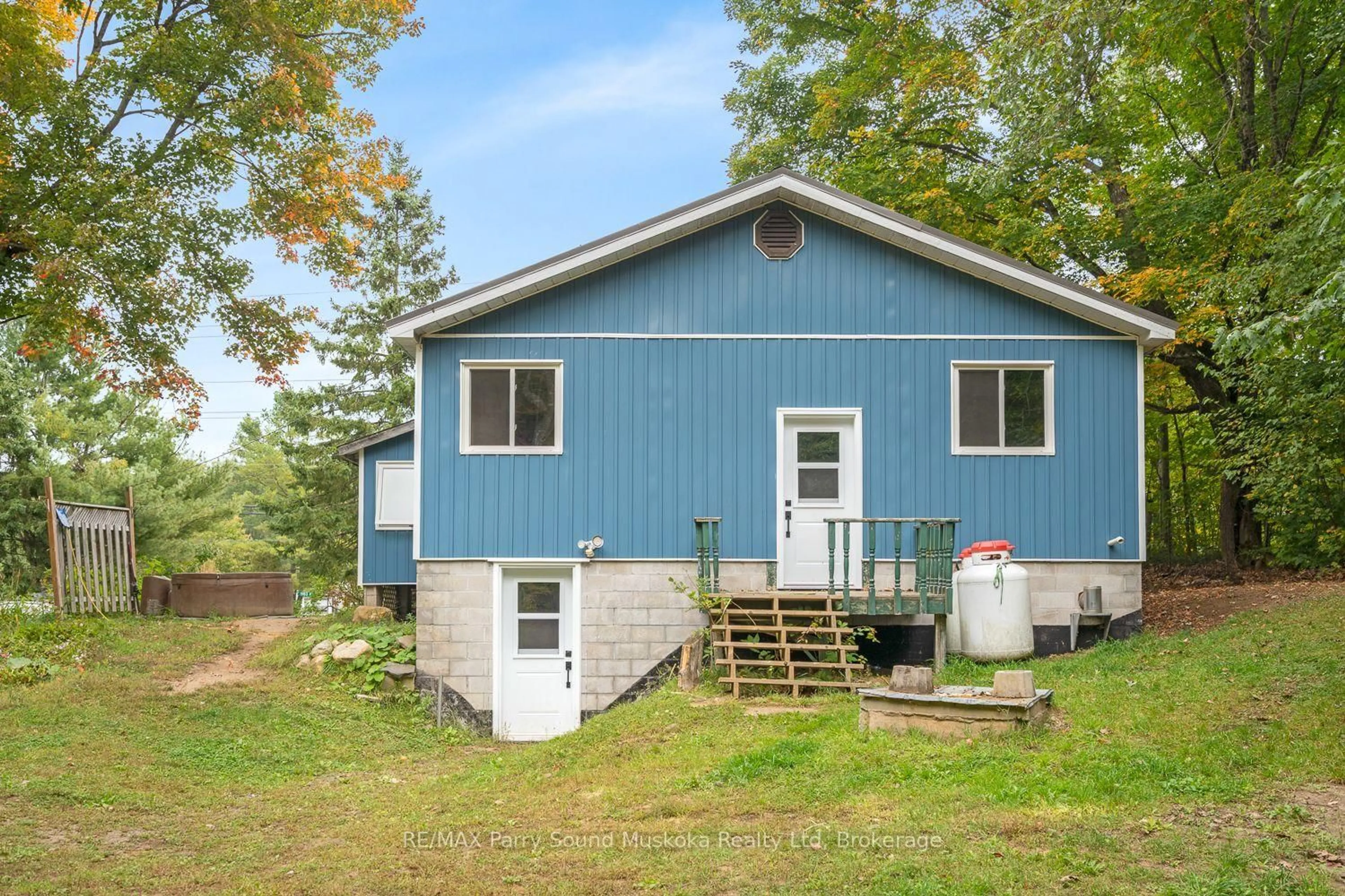 Home with vinyl exterior material, unknown for 1163A Lake Joseph Rd, Seguin Ontario P2A 2W8