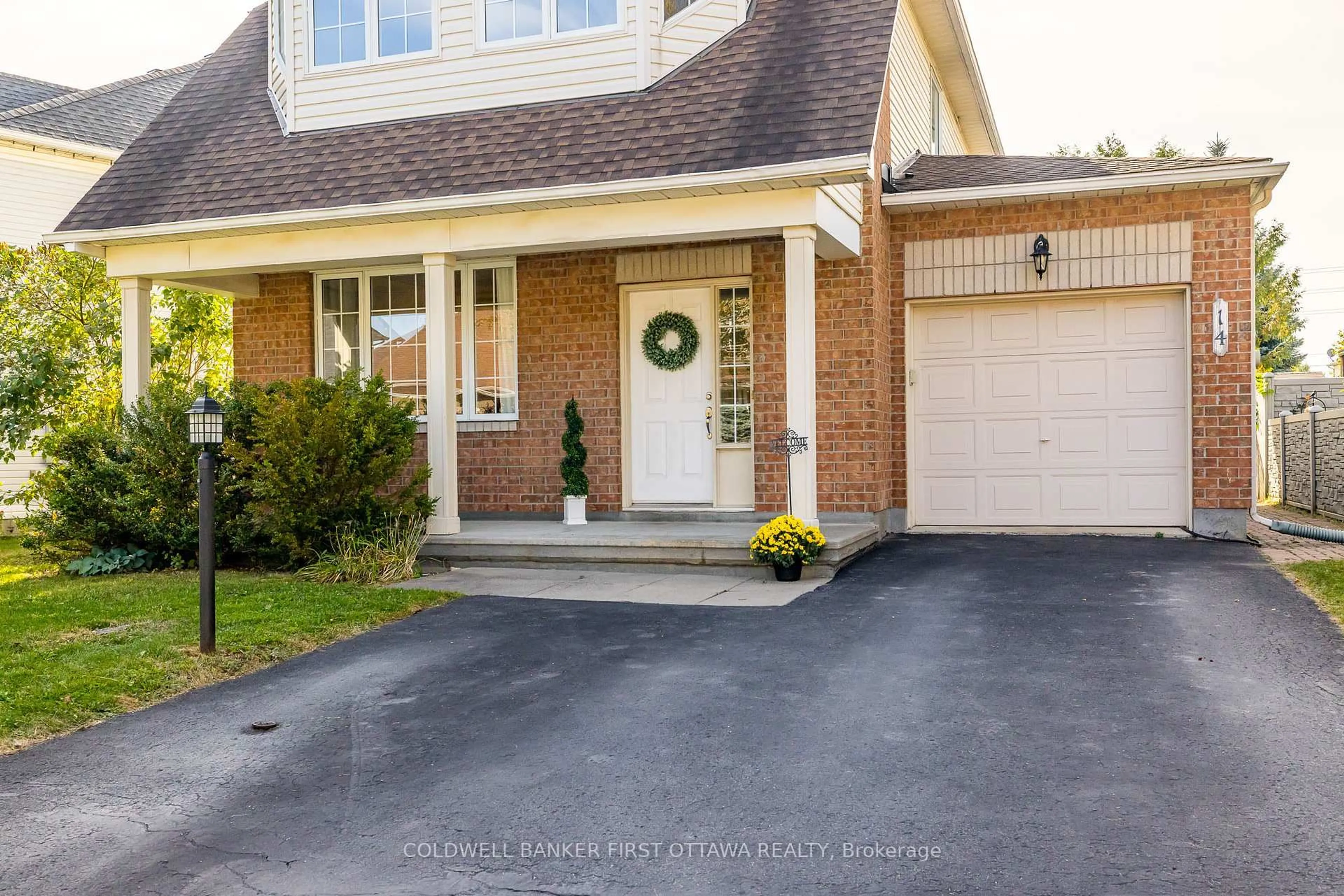 Home with brick exterior material, street for 14 VISTAPOINTE Dr, Ottawa Ontario K2G 6N5