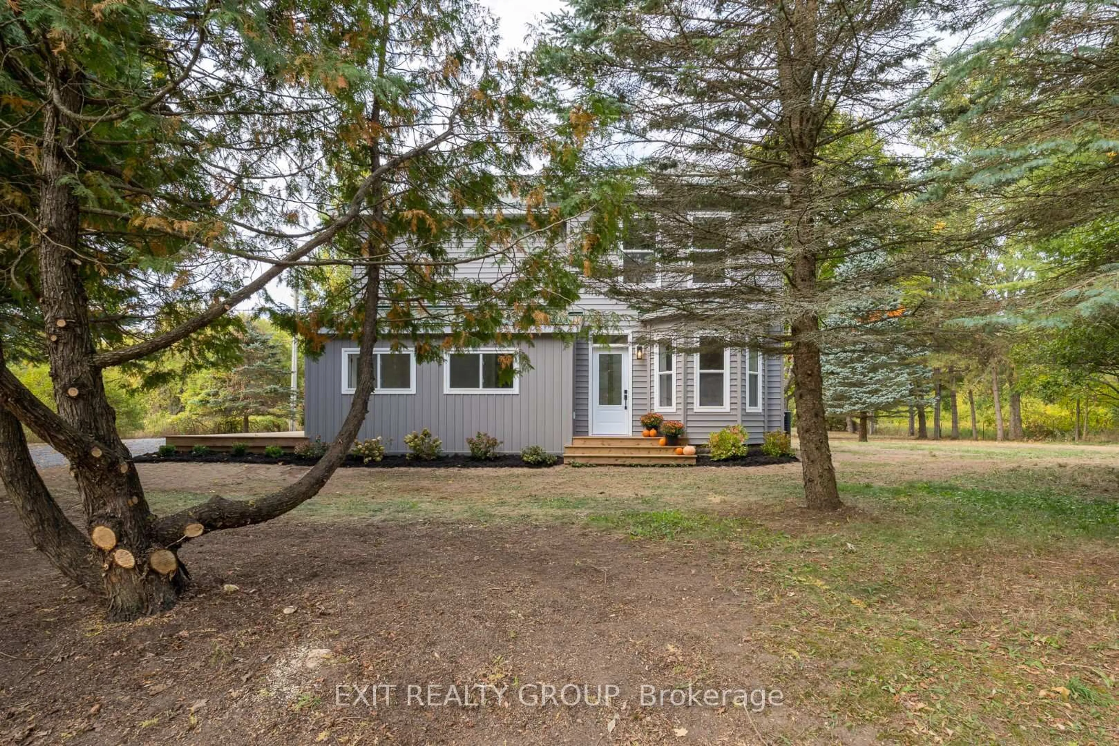 A pic from outside/outdoor area/front of a property/back of a property/a pic from drone, unknown for 107 French Settlement Rd, Tweed Ontario K0K 3J0