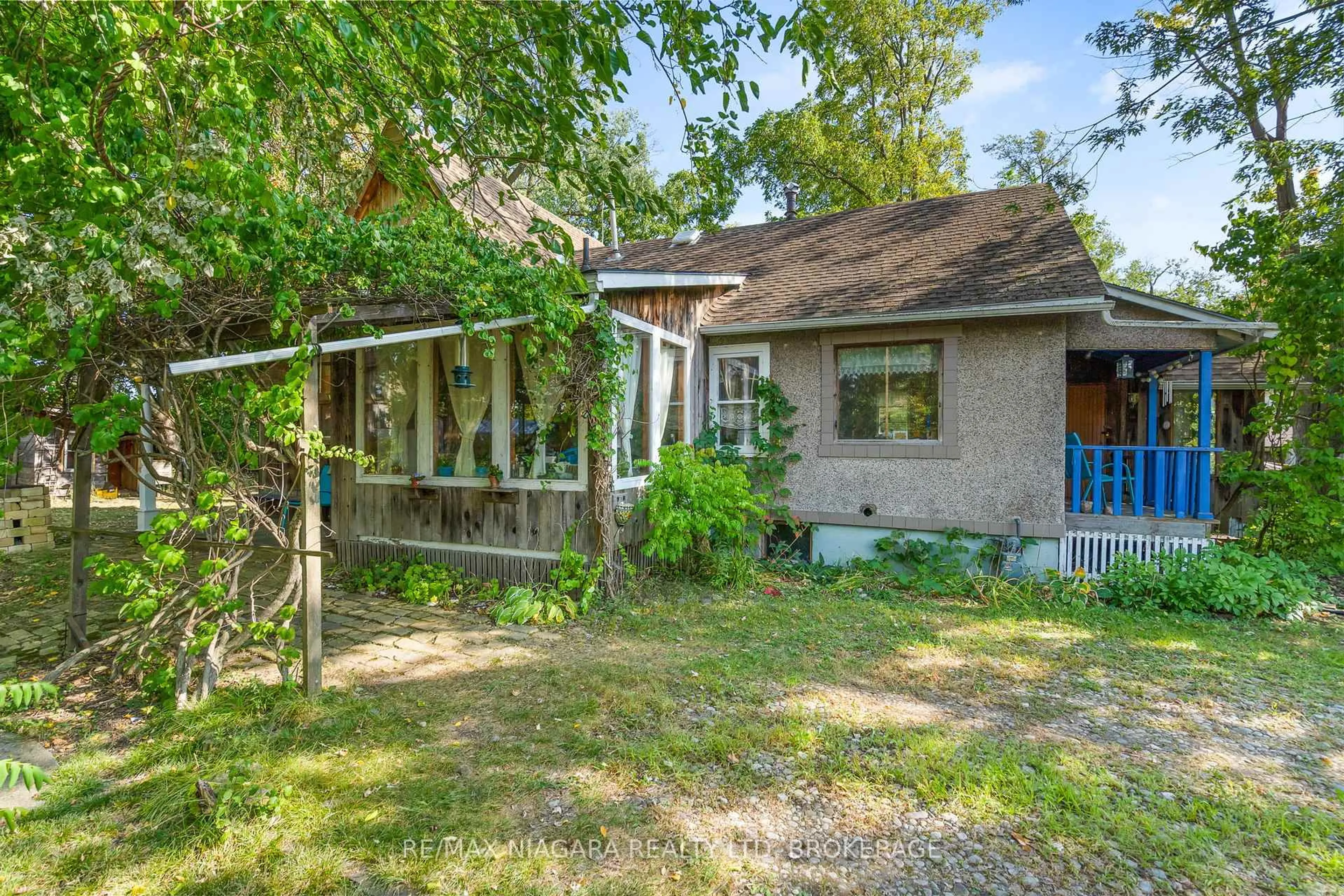 Unknown for 105 Weir Rd, Port Colborne Ontario L3K 2M8