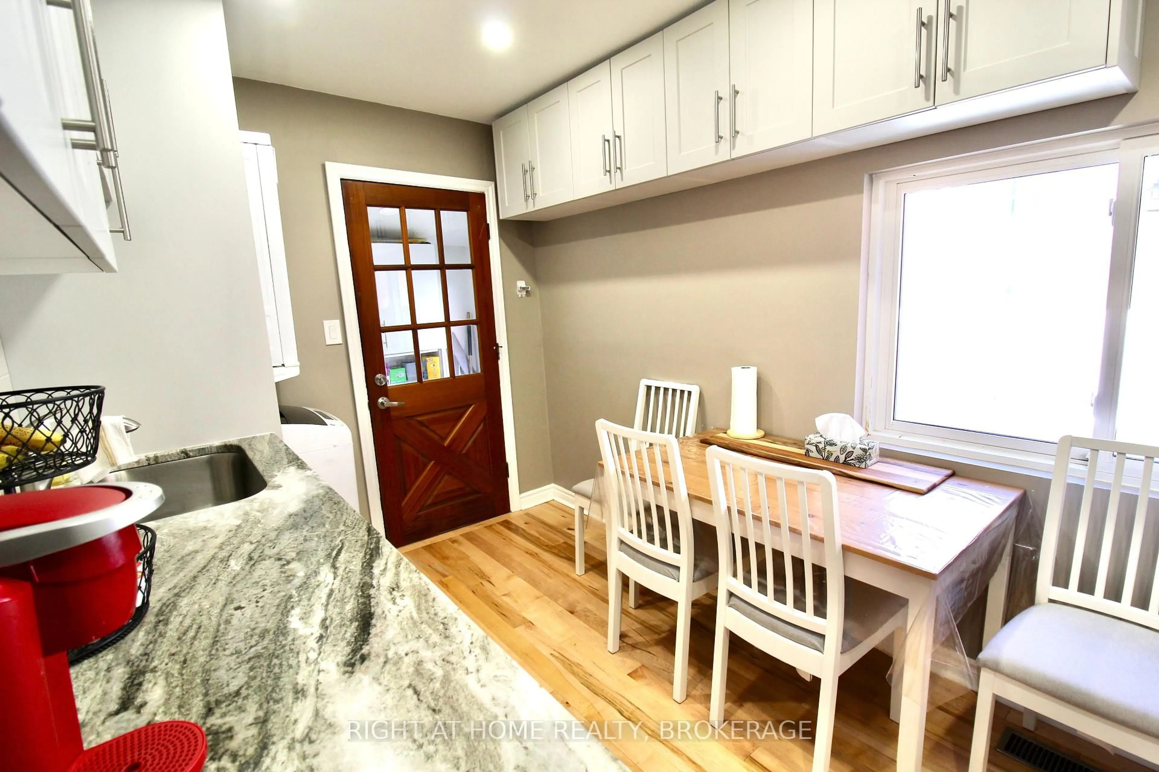 Unknown for 94 Canada St, Hamilton Ontario L8P 1P3
