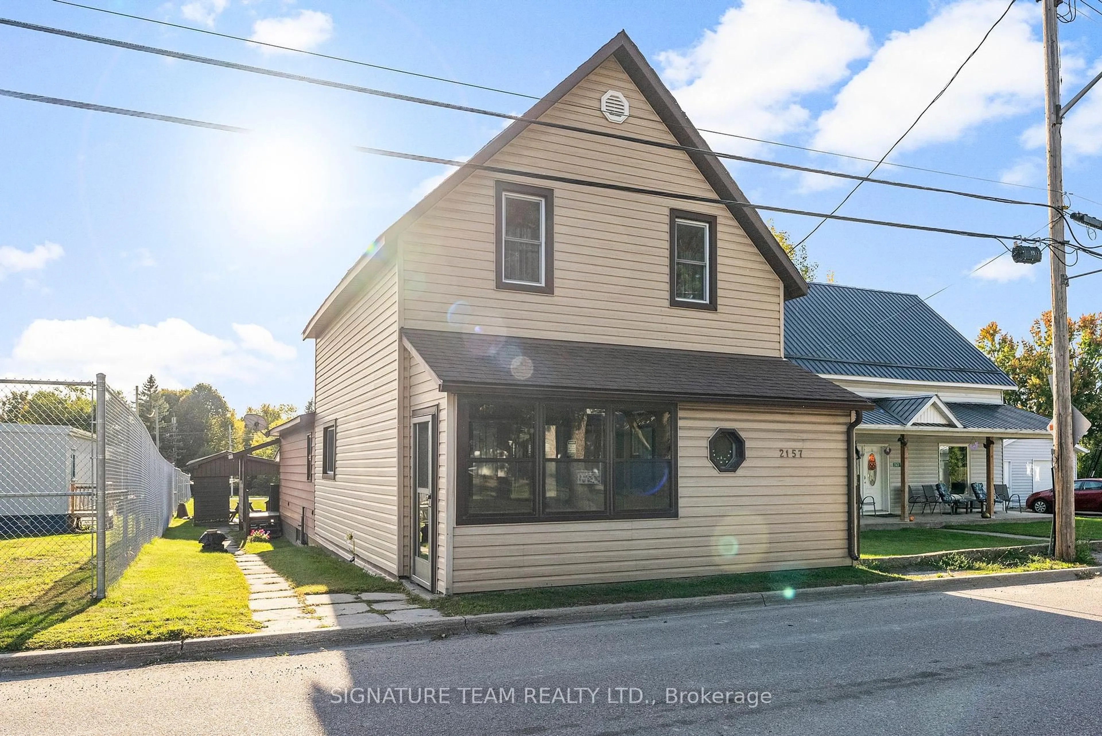 Home with vinyl exterior material, street for 2157 Westmeath Rd, Westmeath Ontario K0J 2L0