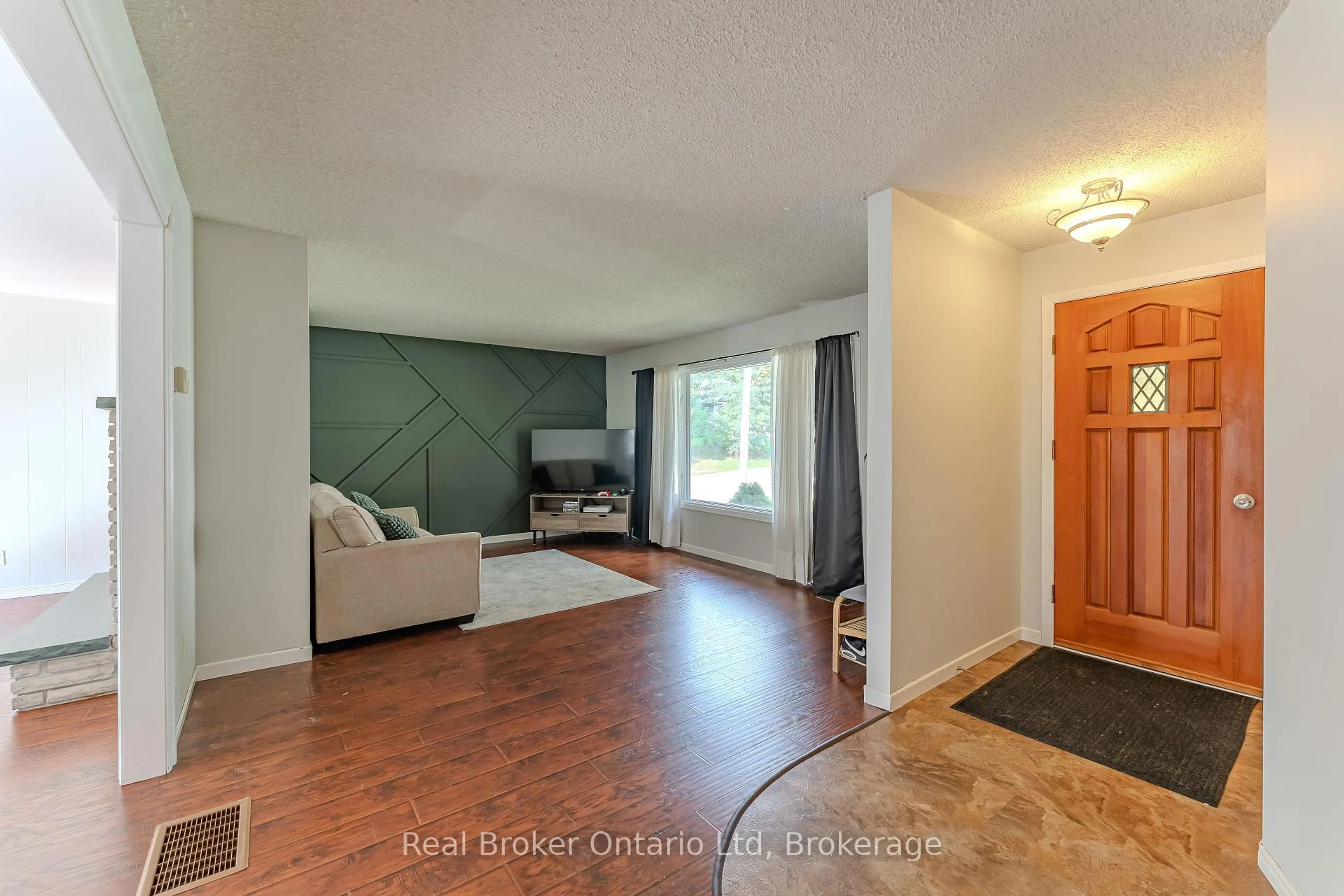 Unknown for 394 Queen St, West Grey Ontario N0G 1R0