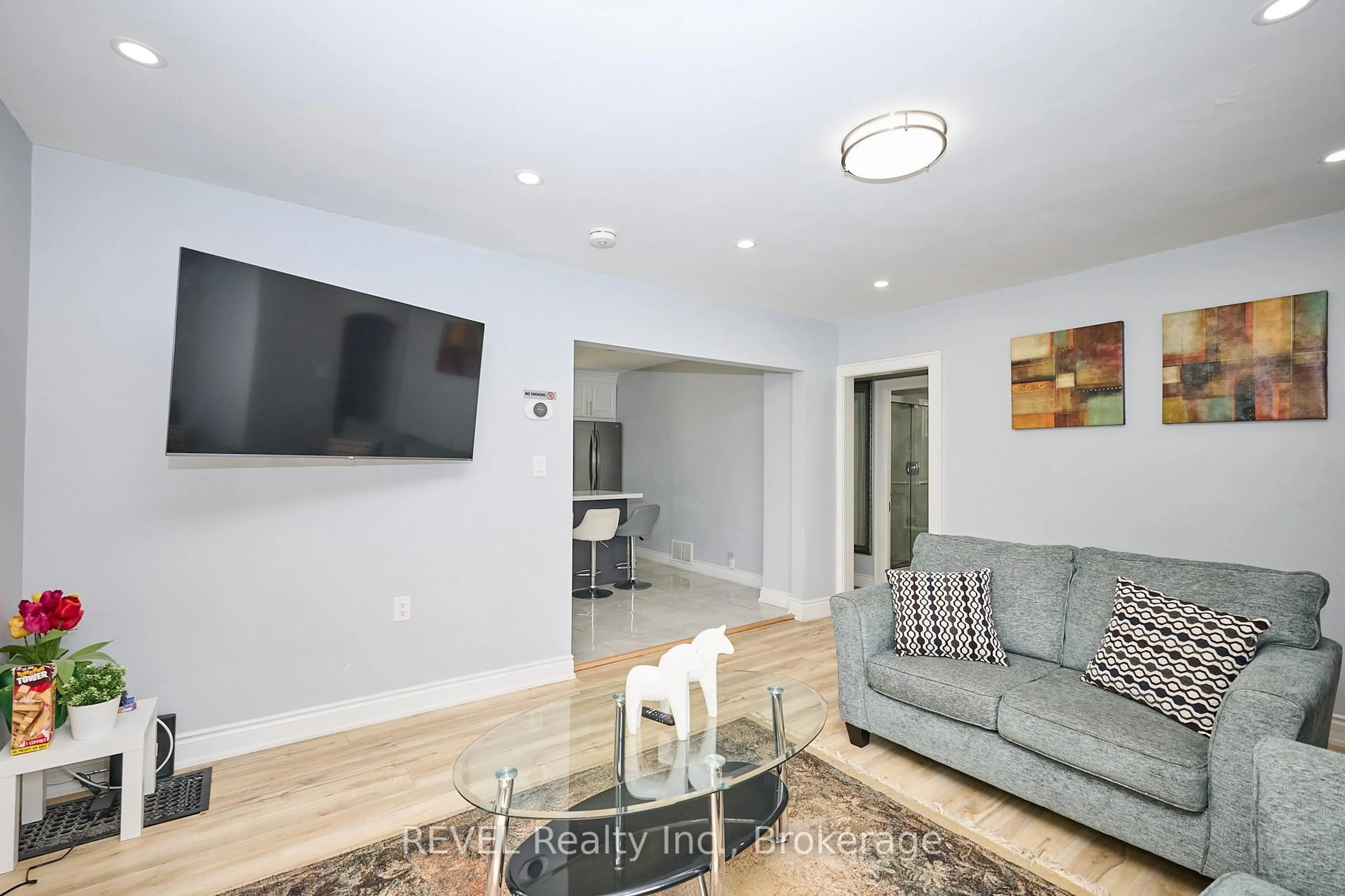 Living room with furniture, unknown for 5659 Robinson St, Niagara Falls Ontario L2G 2B1