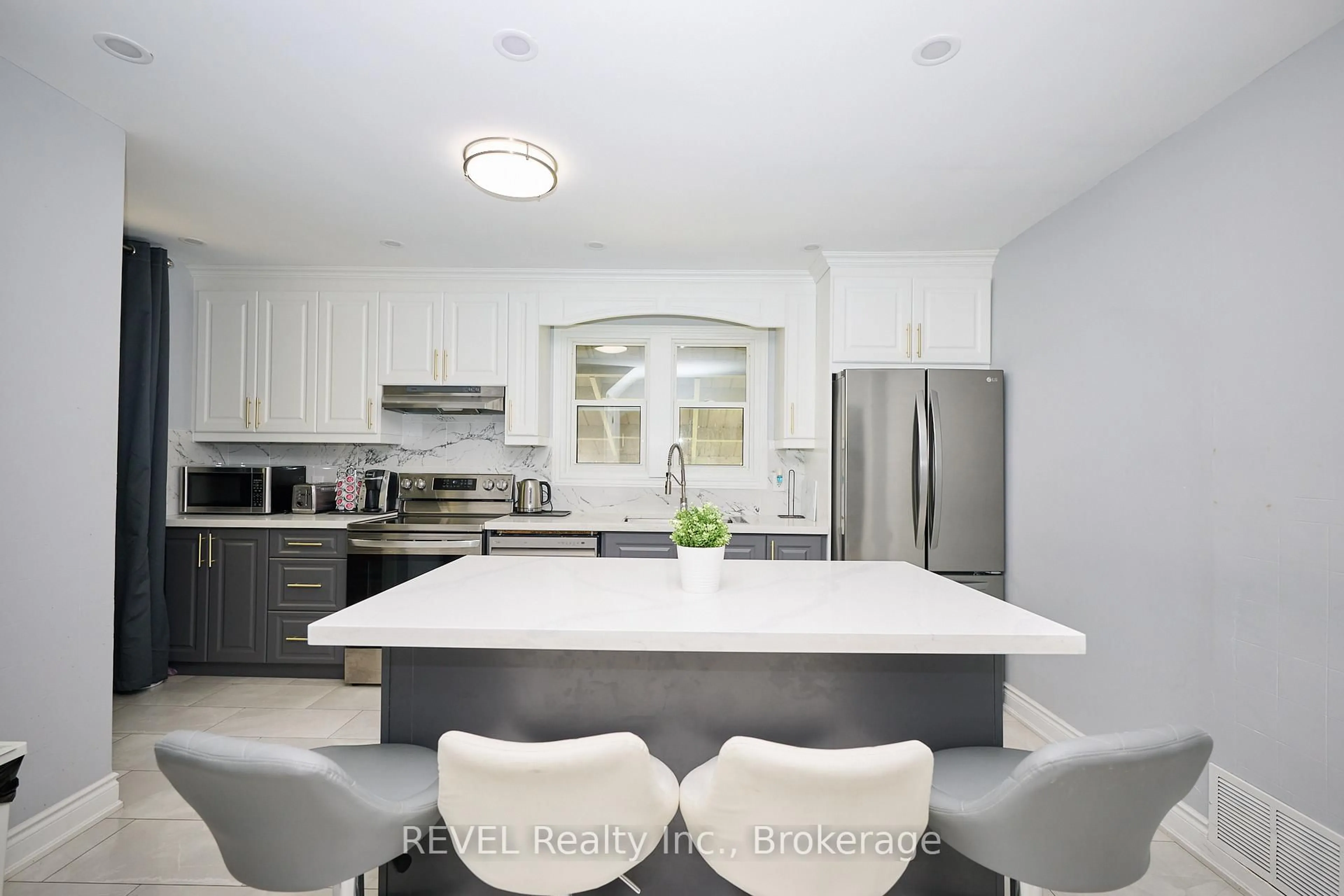 Contemporary kitchen, ceramic/tile floor for 5659 Robinson St, Niagara Falls Ontario L2G 2B1