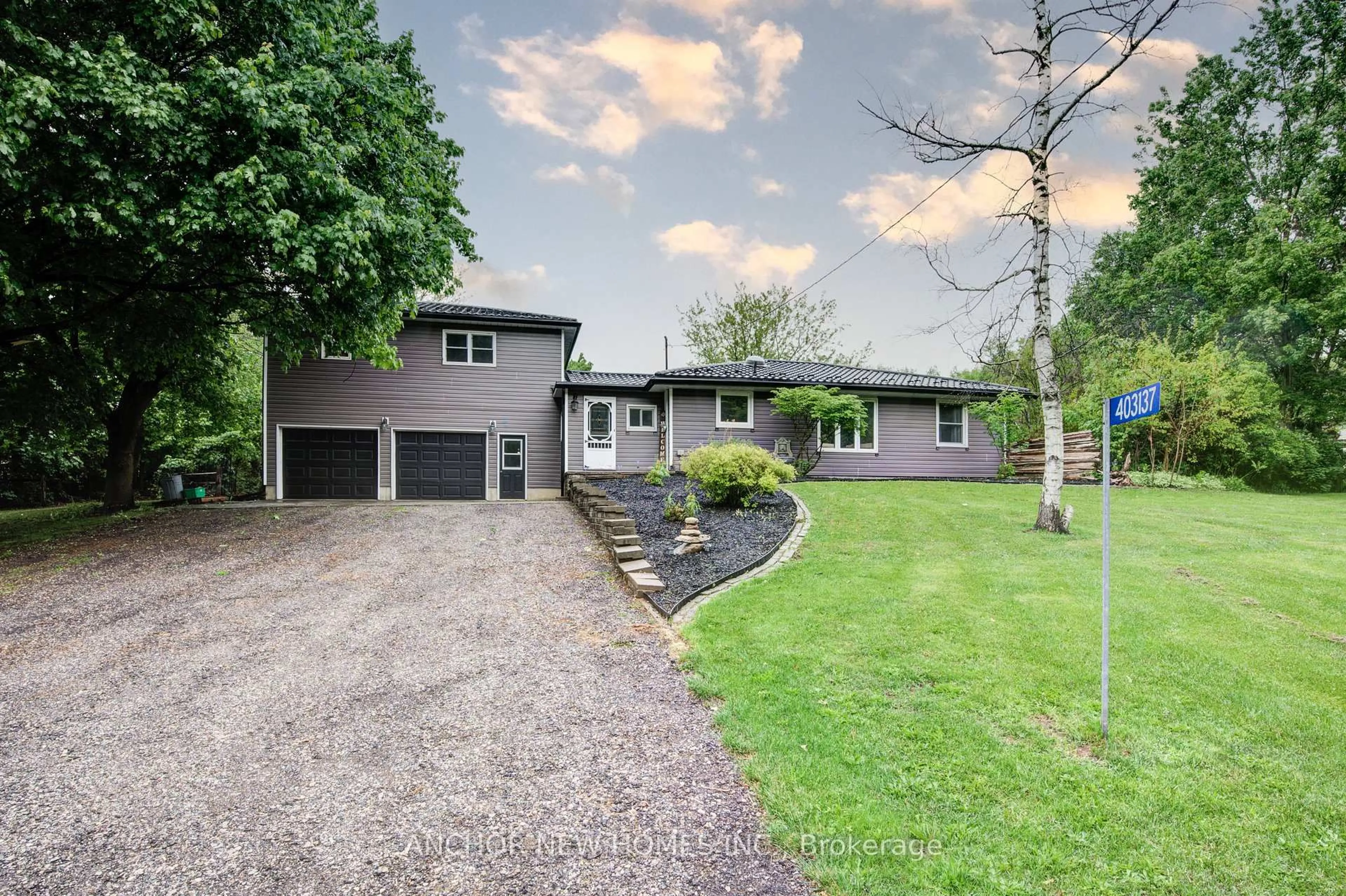 A pic from outside/outdoor area/front of a property/back of a property/a pic from drone, street for 403137 ROBINSON Rd, South-West Oxford Ontario N5C 3J7