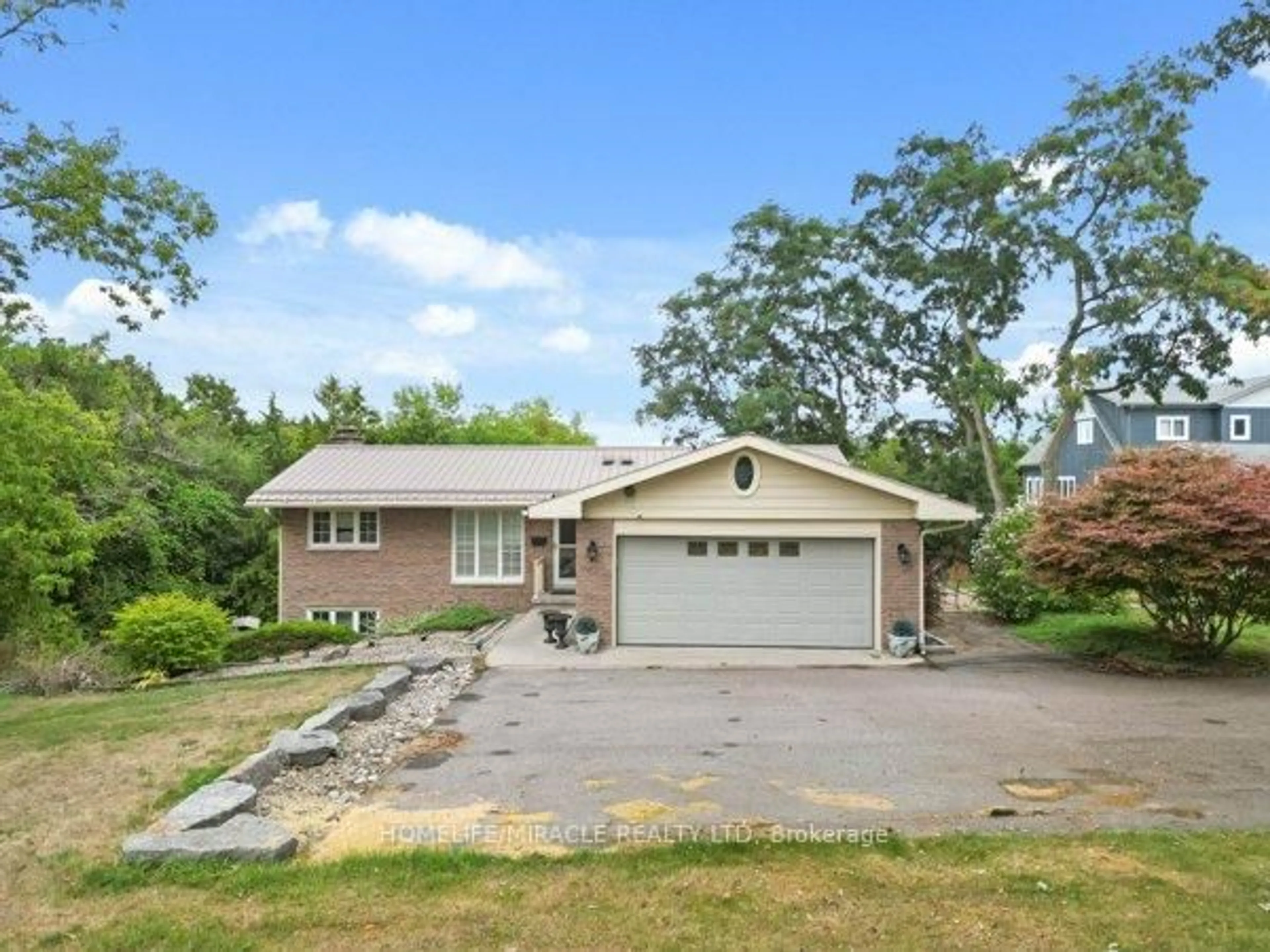 Unknown for 11844 Loyalist Pkwy, Prince Edward County Ontario K0K 2T0