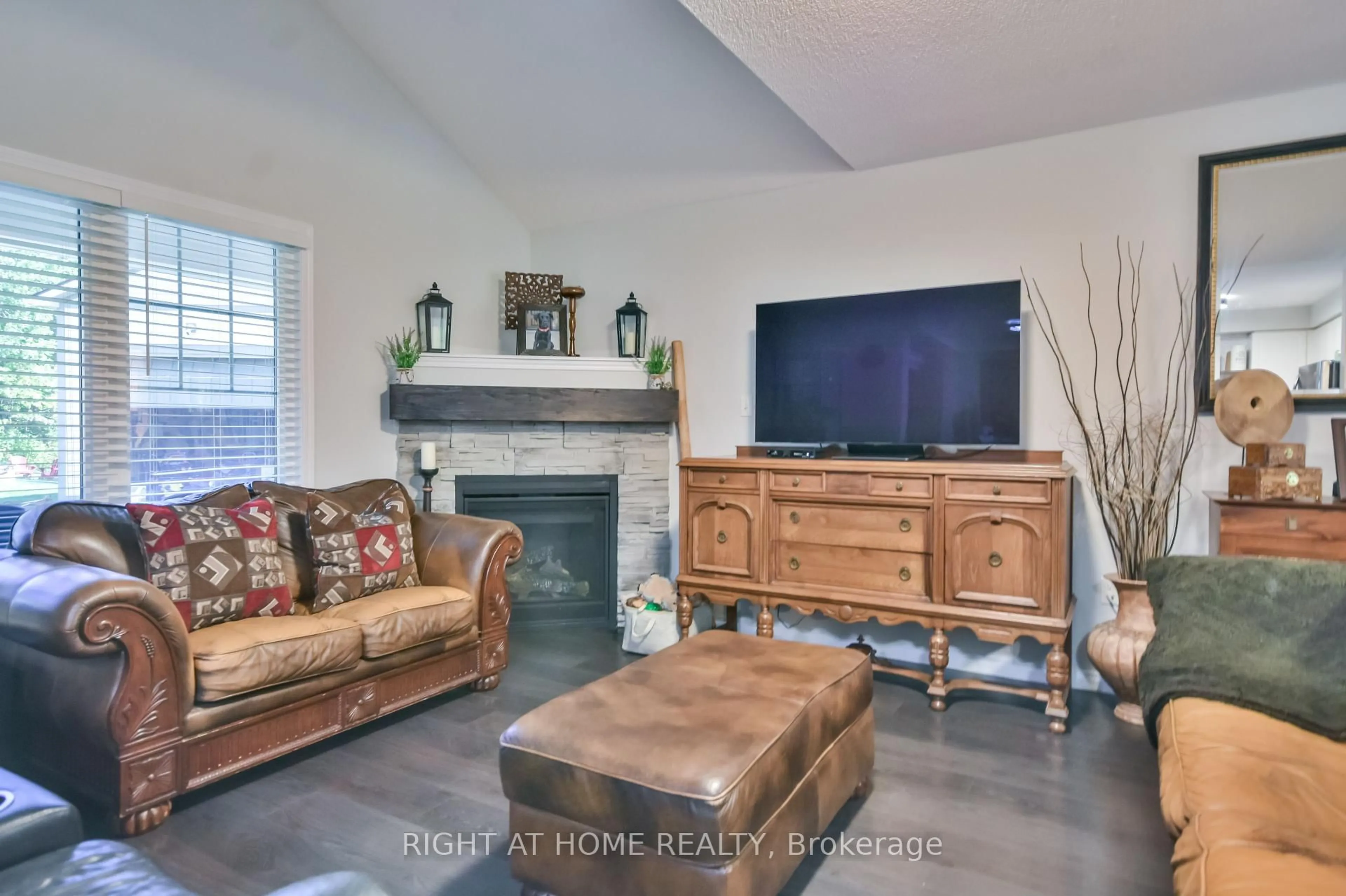 Living room with furniture, unknown for 45 Marina Village Dr, Georgian Bay Ontario L0K 1S0