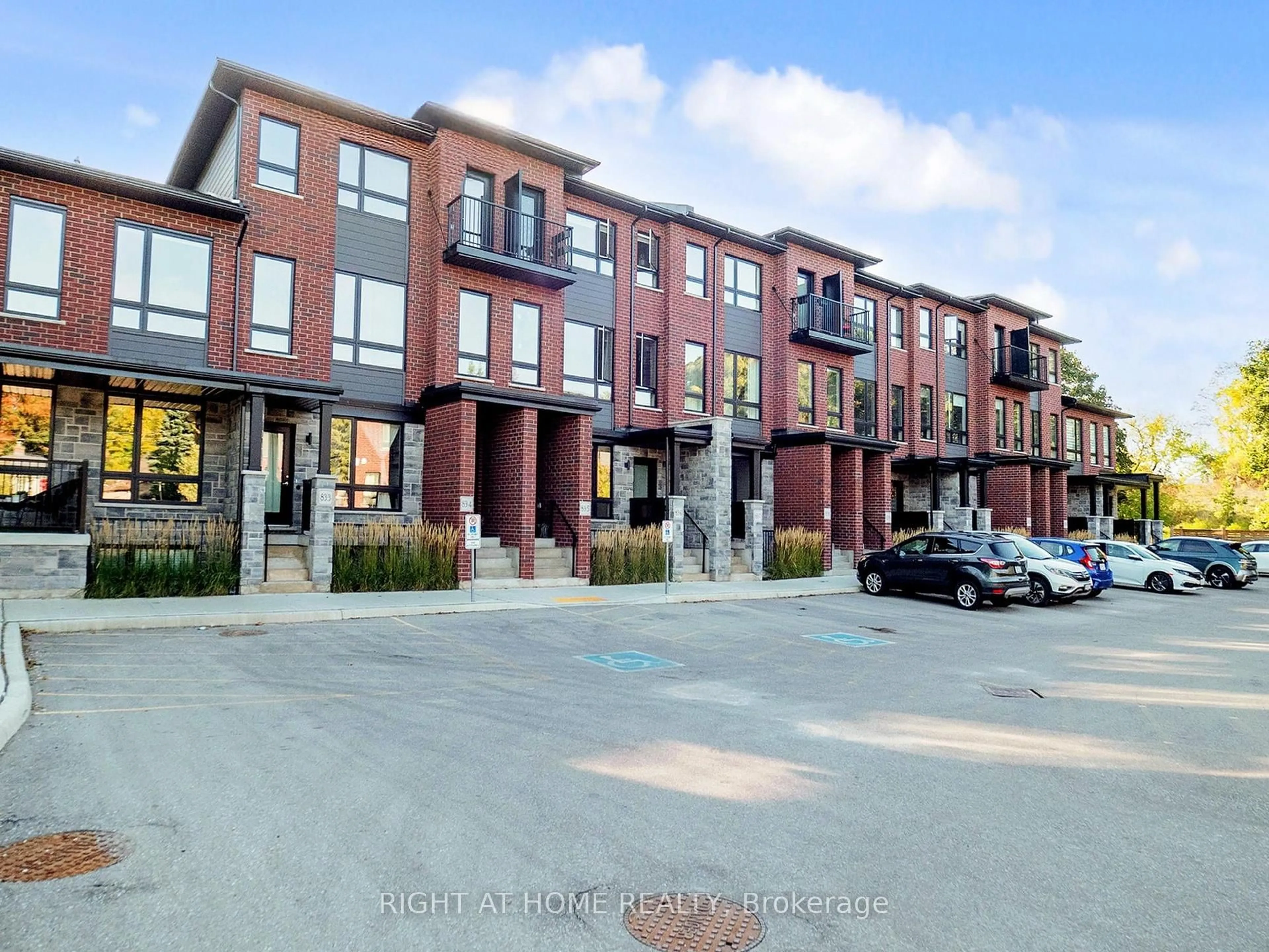 Home with brick exterior material, street for 83 Beechwood Ave #07, Guelph Ontario N1H 5Z7