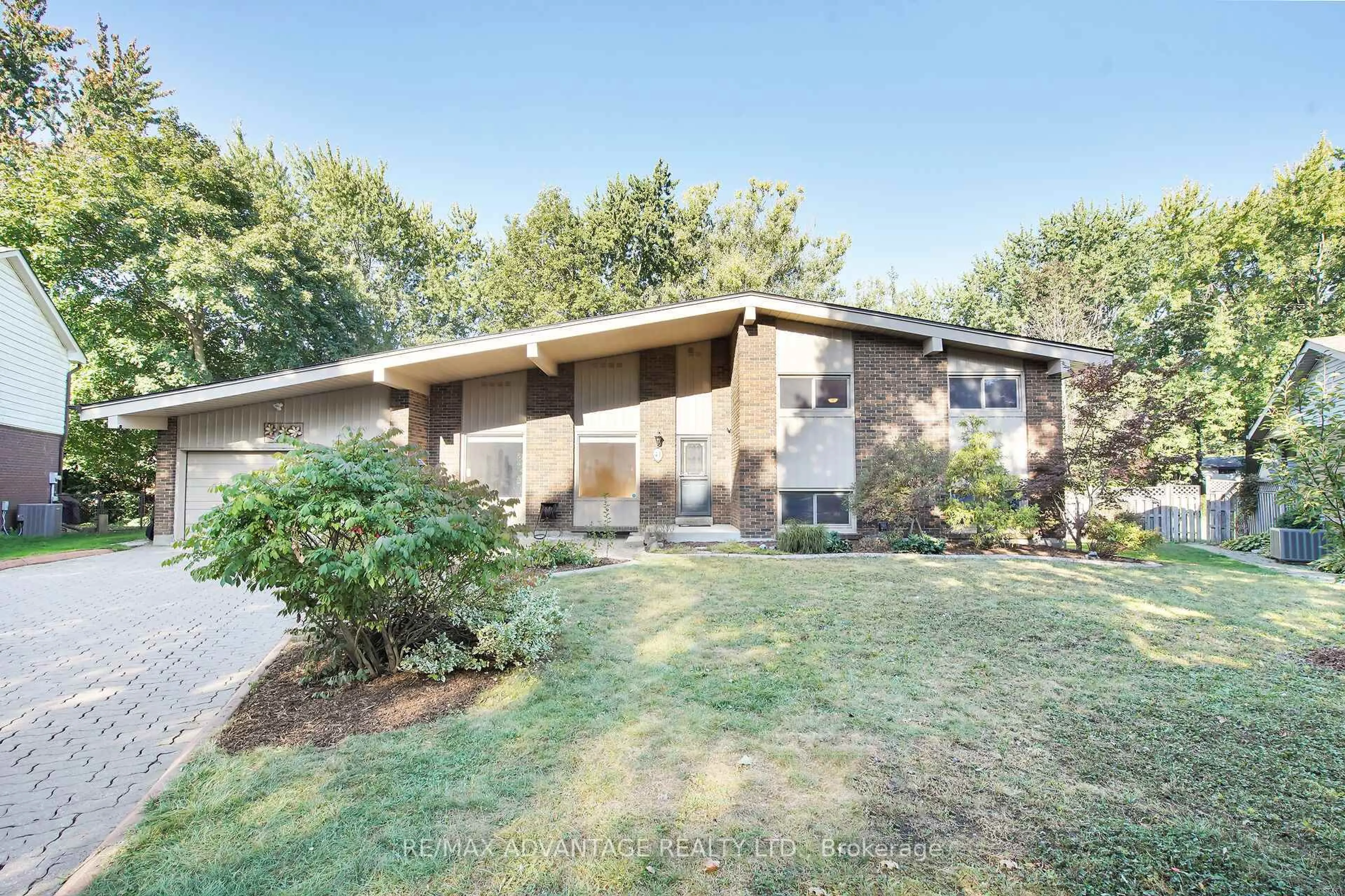 Home with brick exterior material, unknown for 41 Queen Anne Circ, London North Ontario N6H 4B6
