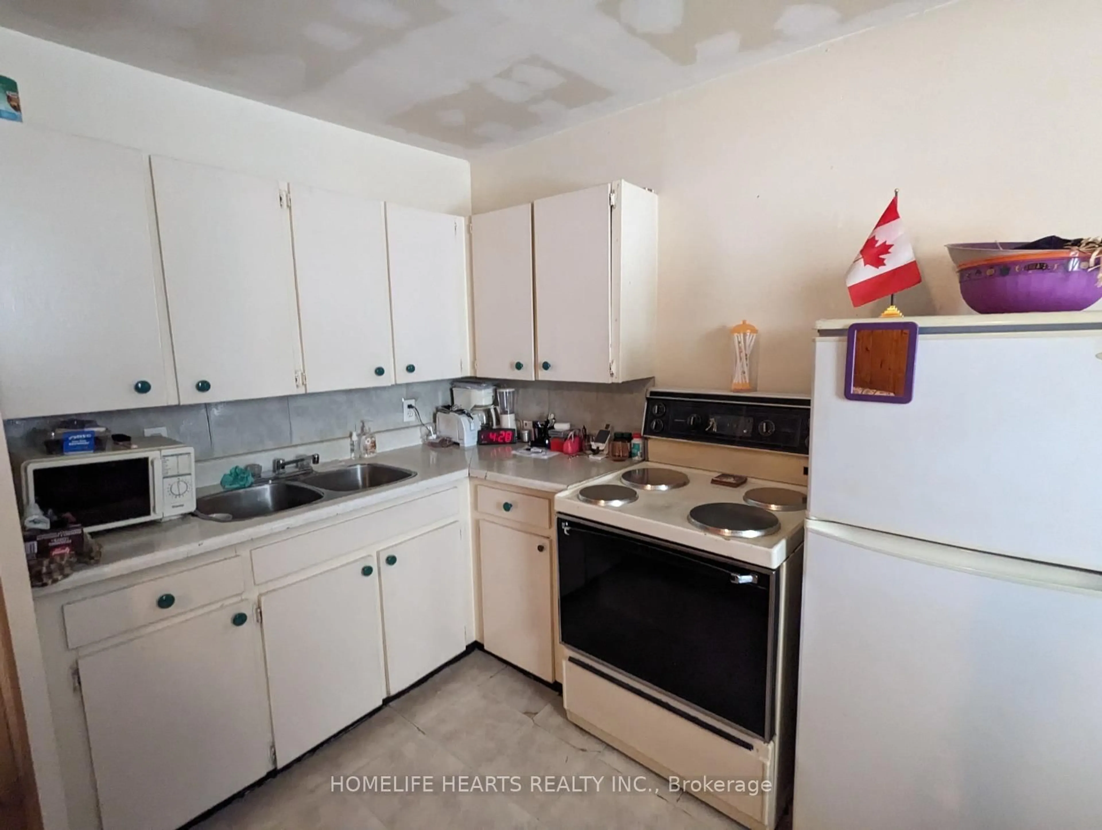 Standard kitchen, unknown for 223 Jean St, Greater Sudbury Ontario P3C 2S2