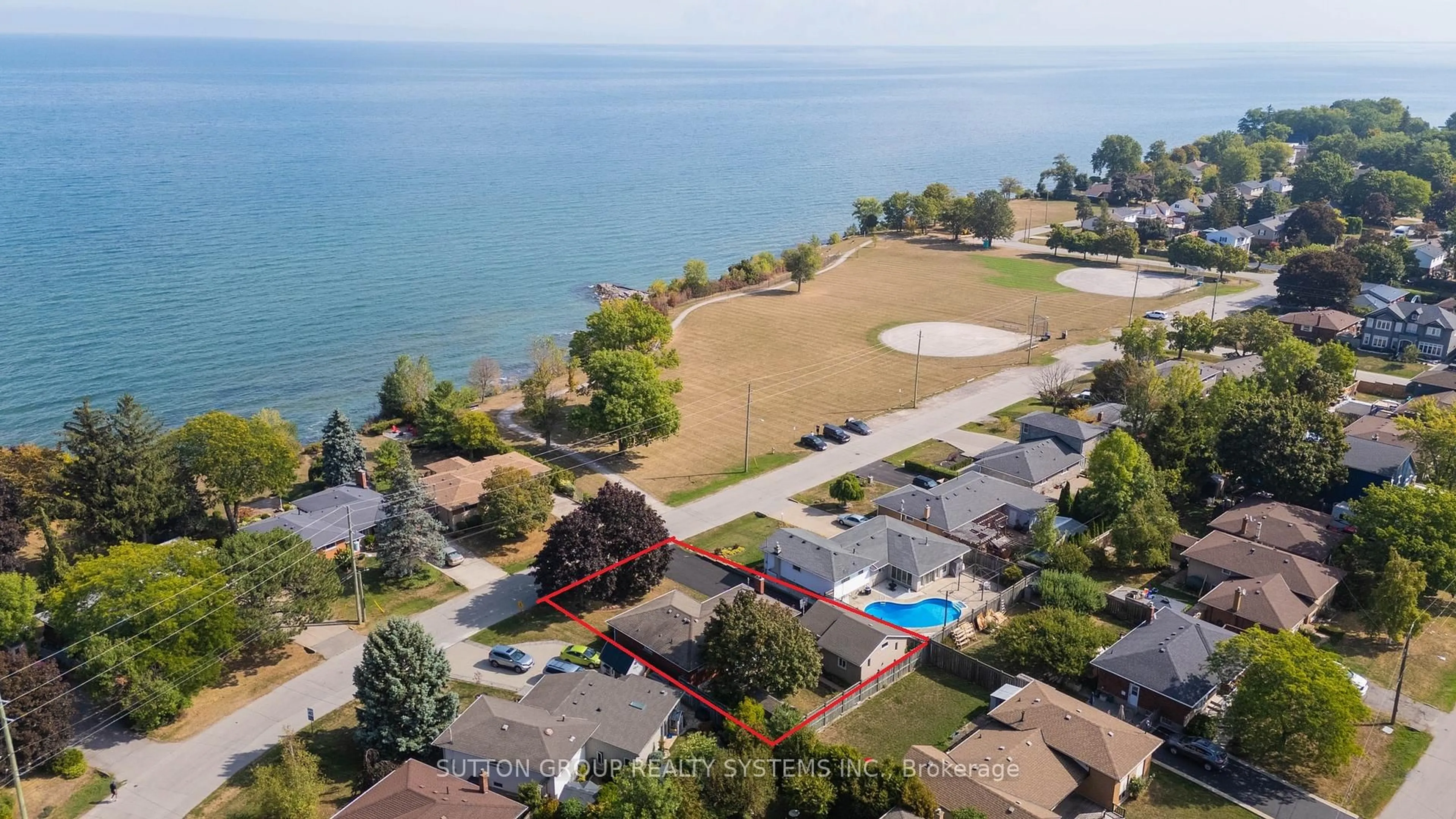 A pic from outside/outdoor area/front of a property/back of a property/a pic from drone, water/lake/river/ocean view for 83 Lakeside Dr, Grimsby Ontario L3M 2L4
