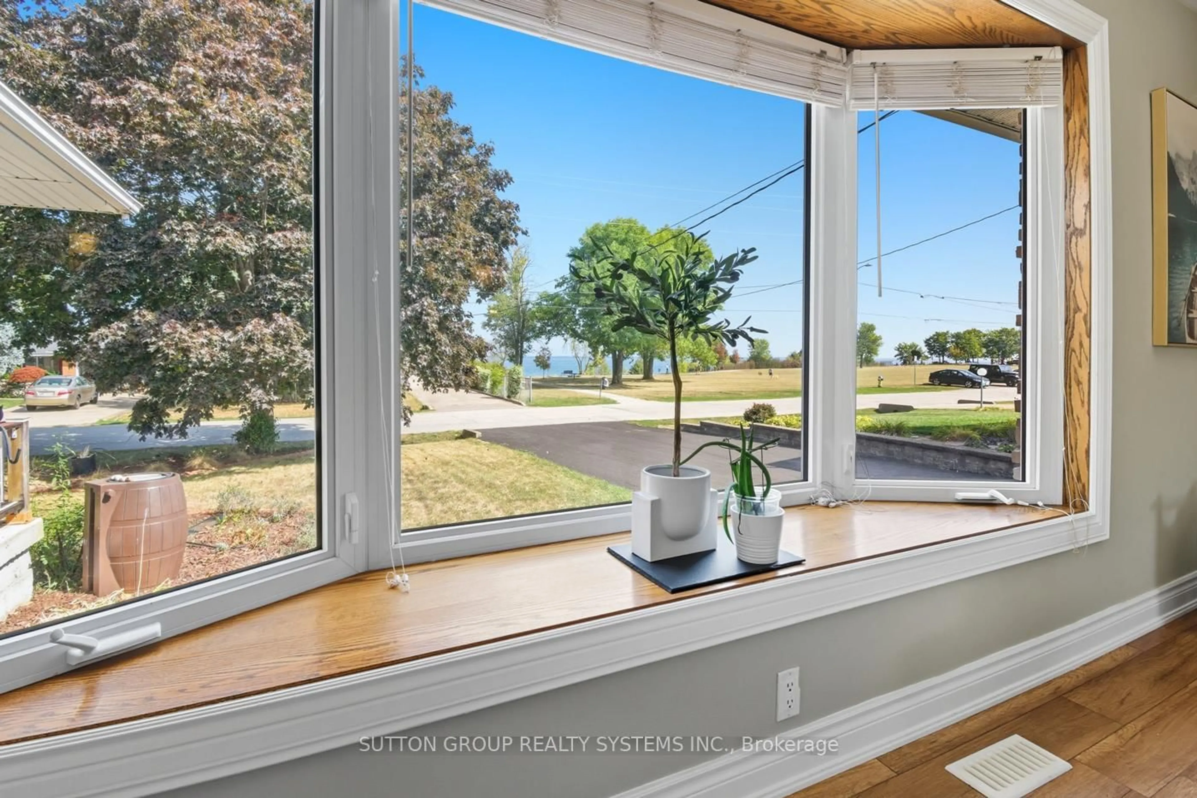 Unknown for 83 Lakeside Dr, Grimsby Ontario L3M 2L4