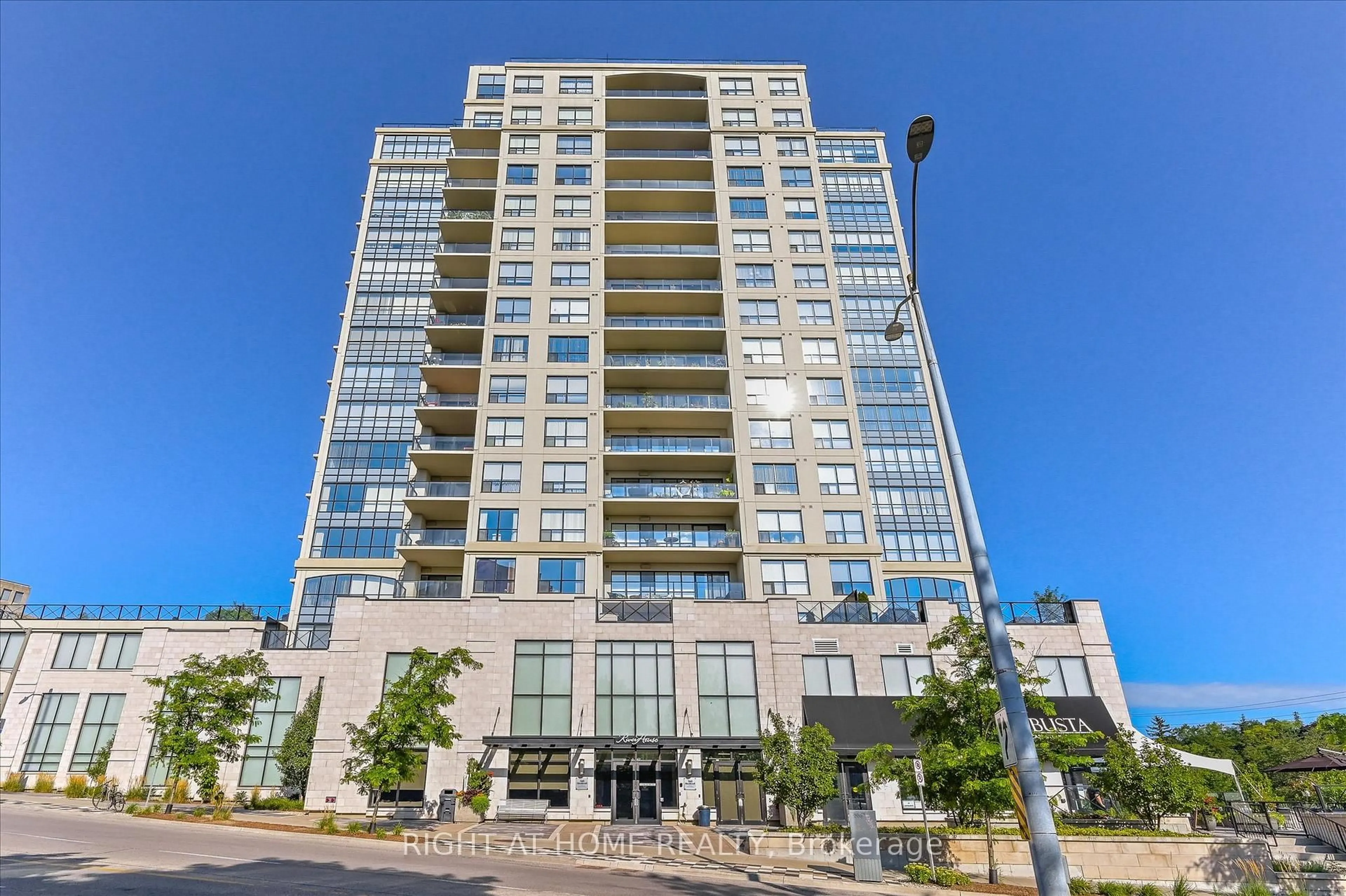 Indoor foyer for 160 Macdonell St #707, Guelph Ontario N1H 0A9