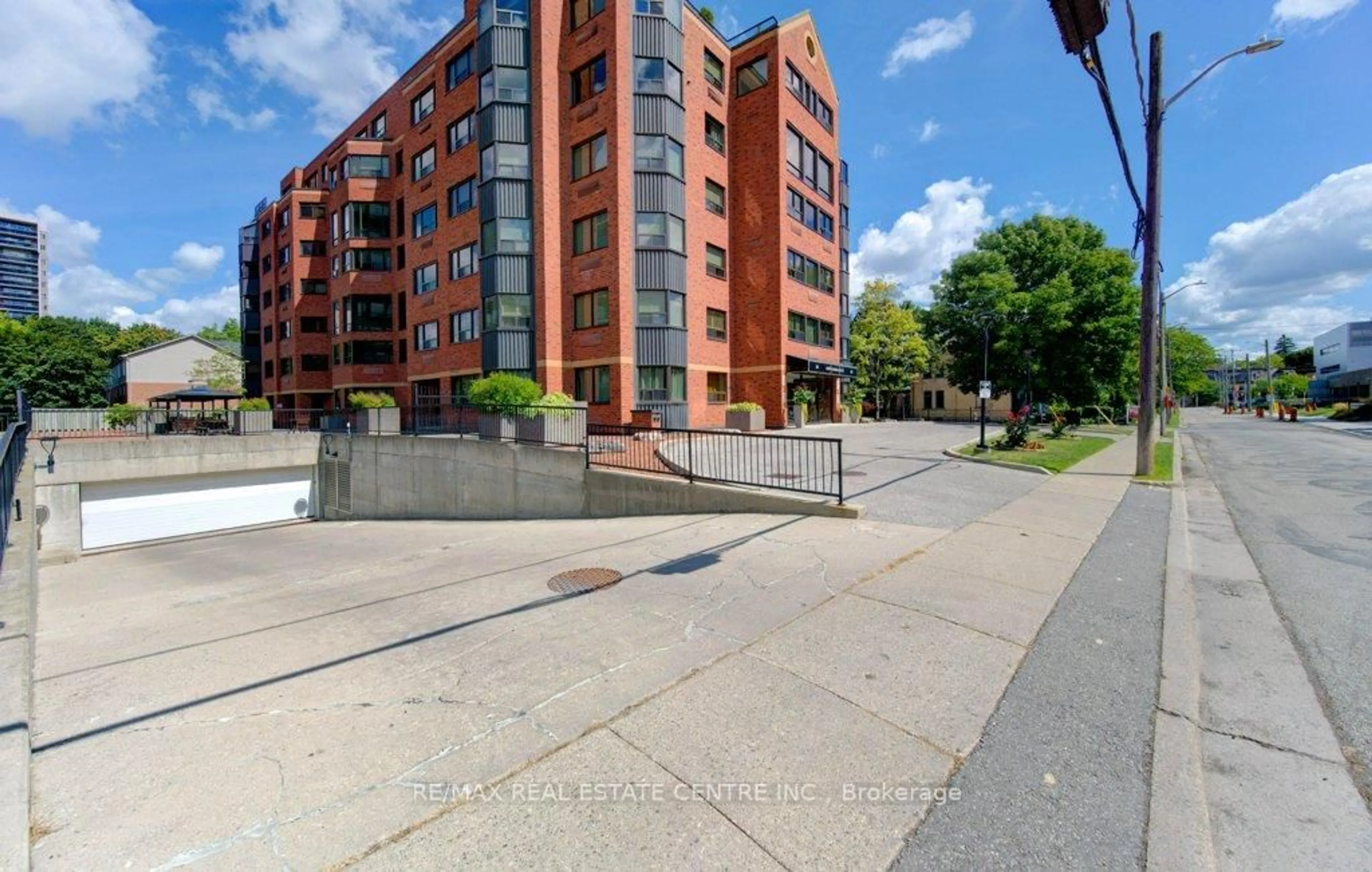A pic from outside/outdoor area/front of a property/back of a property/a pic from drone, street for 20 Ellen St #405, Kitchener Ontario N2H 6R7