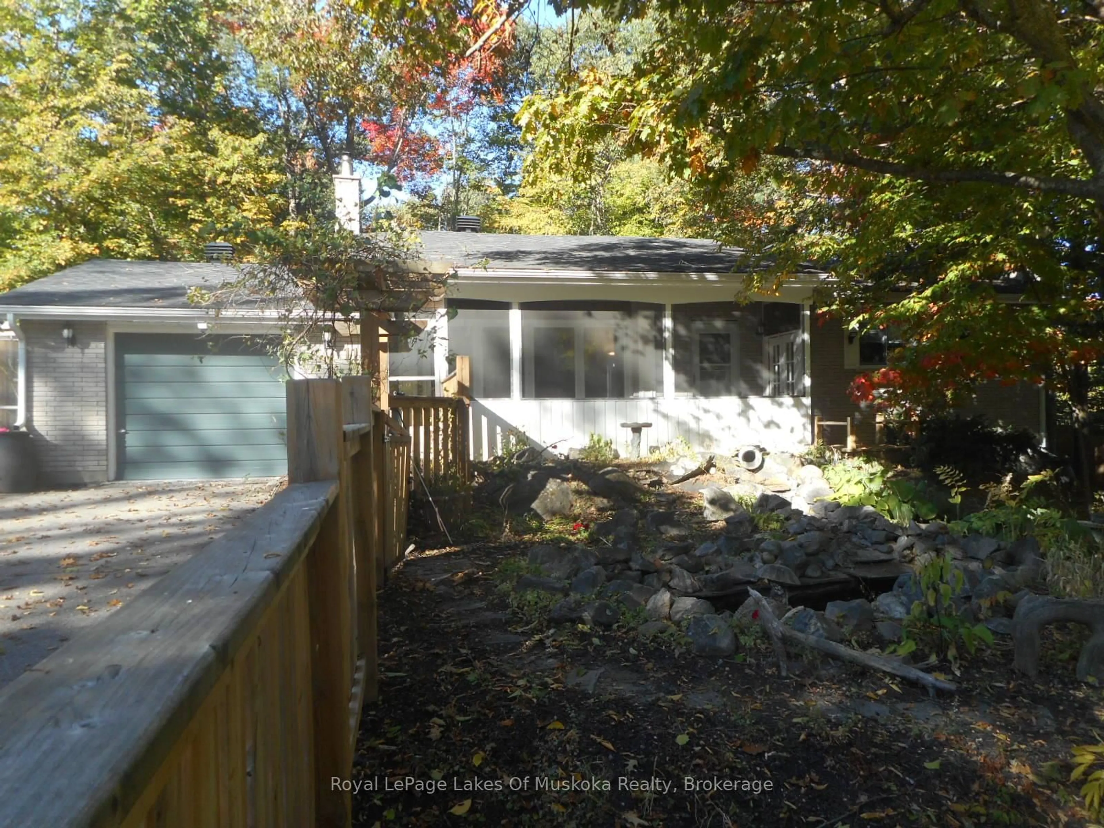 Unknown for 115 Douglas St, Gravenhurst Ontario P1P 1A4