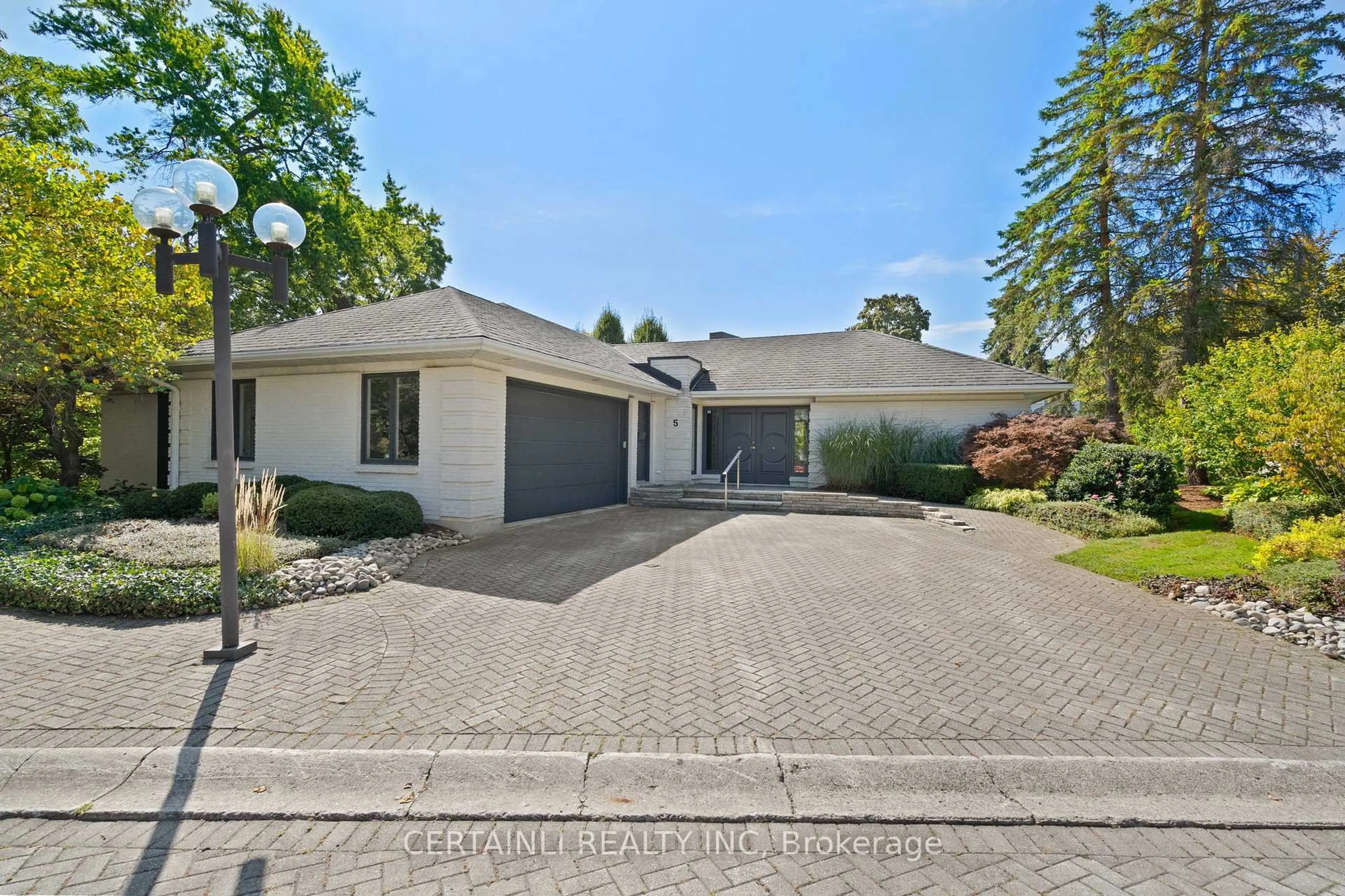 Unknown for 10 Mackellar Ave #5, London North Ontario N6H 5C5