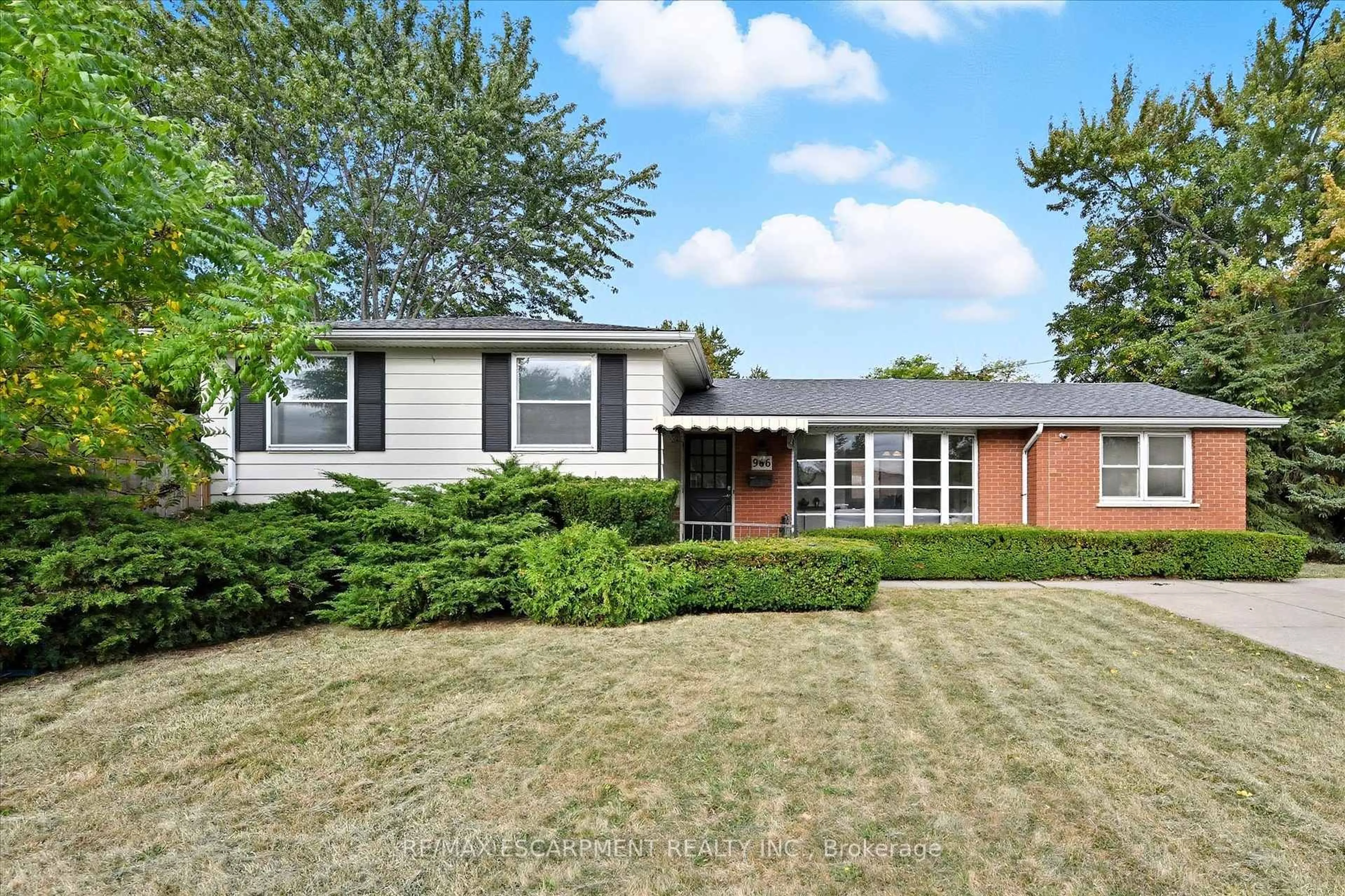 Home with brick exterior material, street for 966 UPPER SHERMAN Ave, Hamilton Ontario L8V 4W4