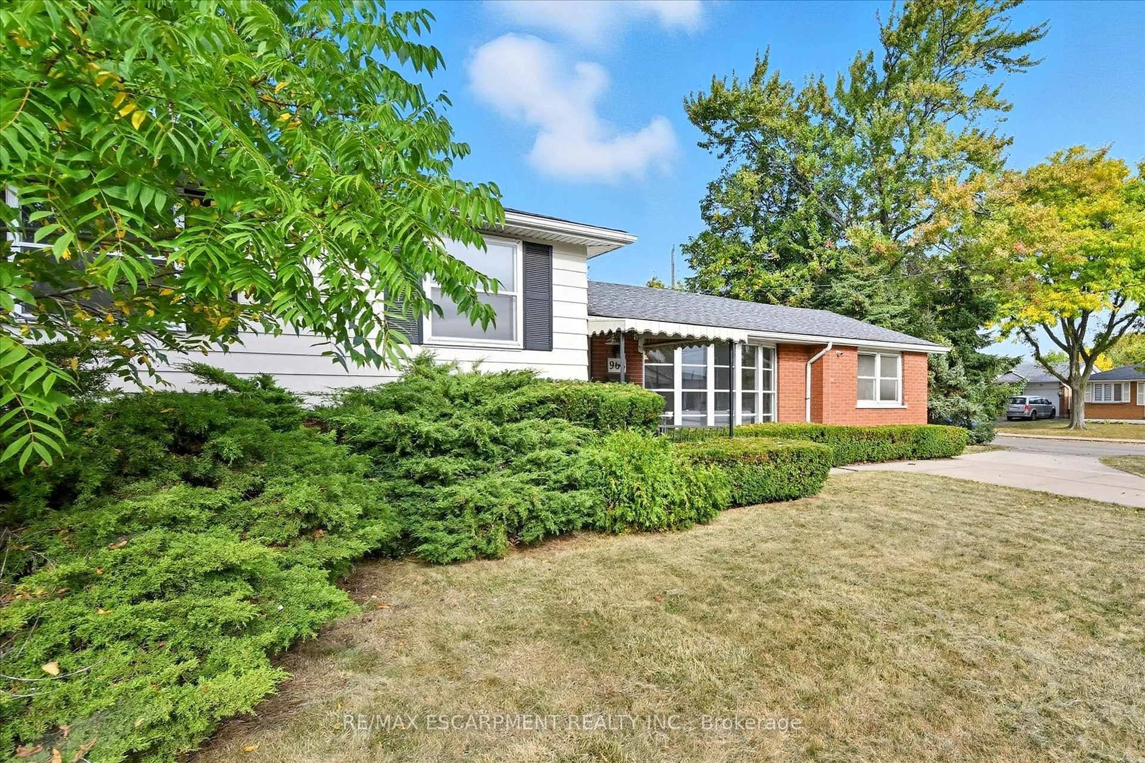 Home with brick exterior material, street for 966 UPPER SHERMAN Ave, Hamilton Ontario L8V 4W4