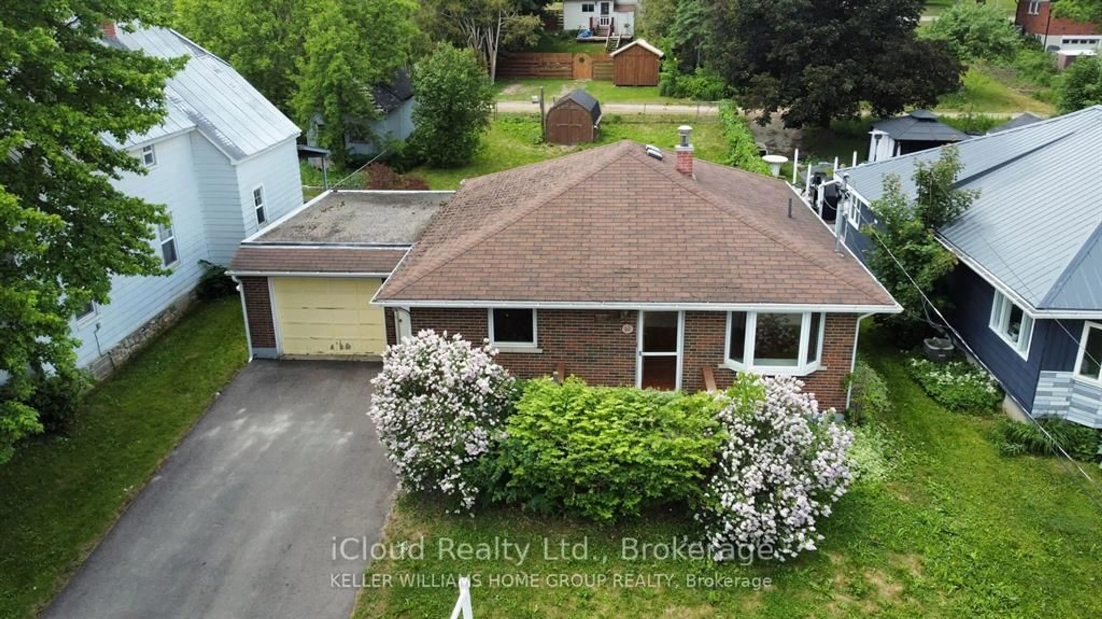 A pic from outside/outdoor area/front of a property/back of a property/a pic from drone, street for 312 William St St, Shelburne Ontario L9V 3A7