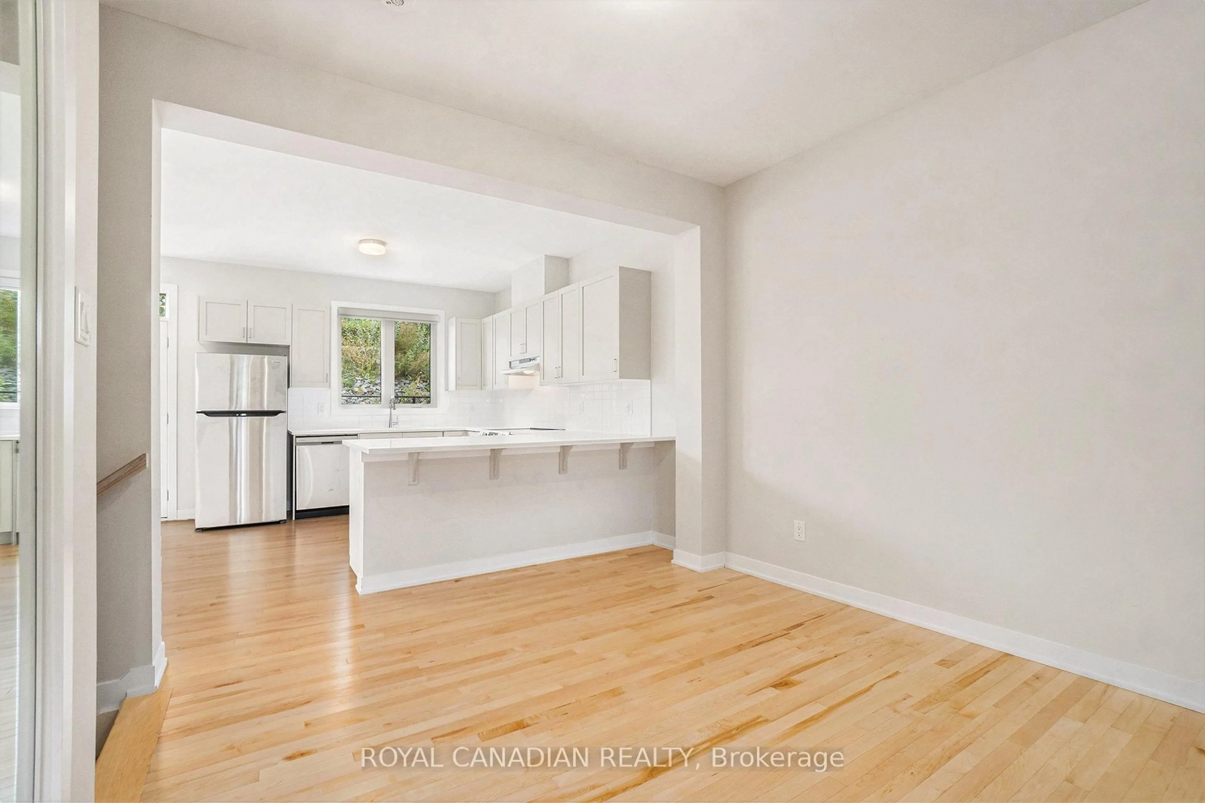 Open concept kitchen, unknown for 93 Pizzicato St, Ottawa Ontario K1W 0S3