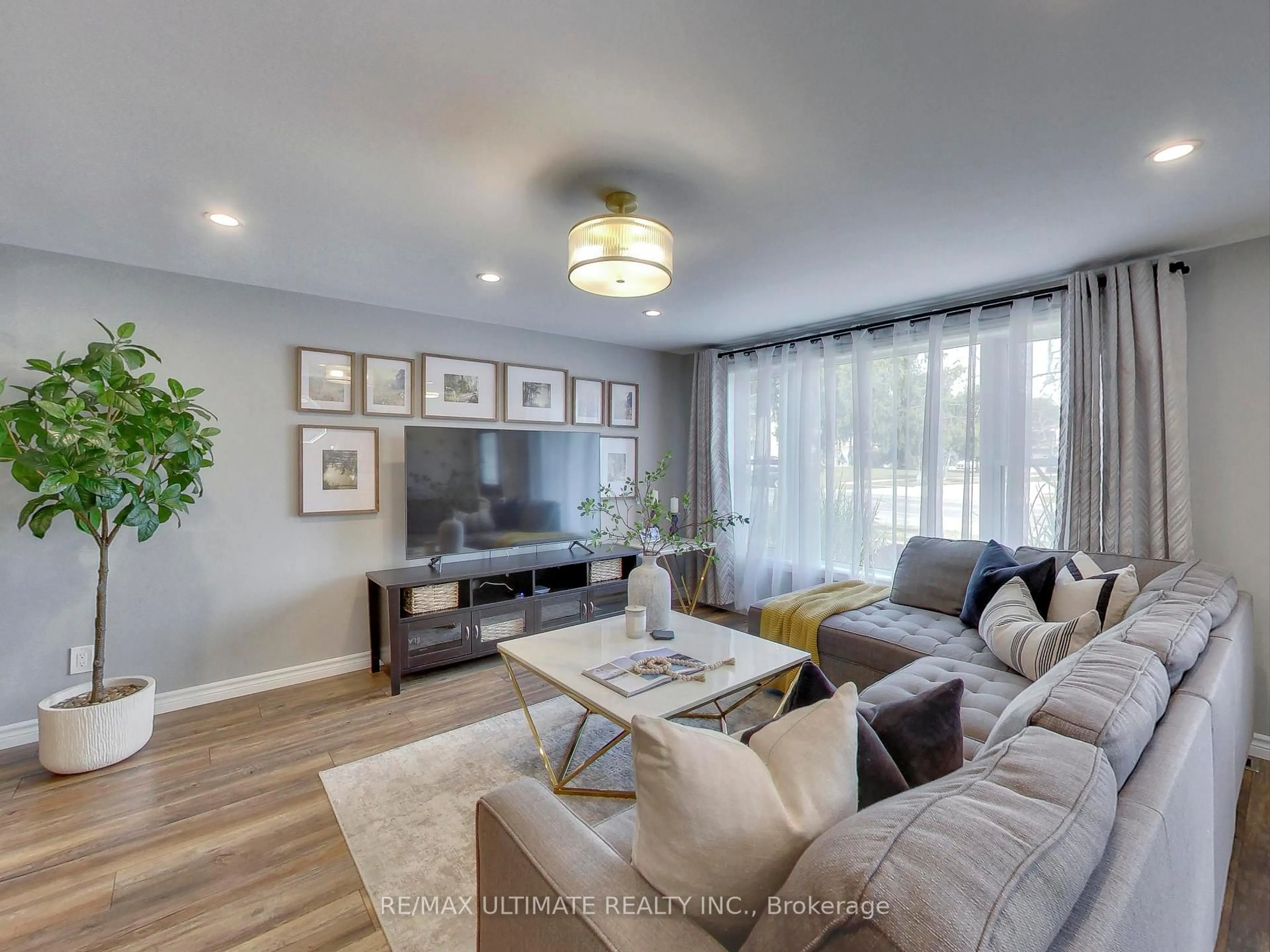 Living room with furniture, unknown for 496 Elgin St, Cambridge Ontario N1R 6A1