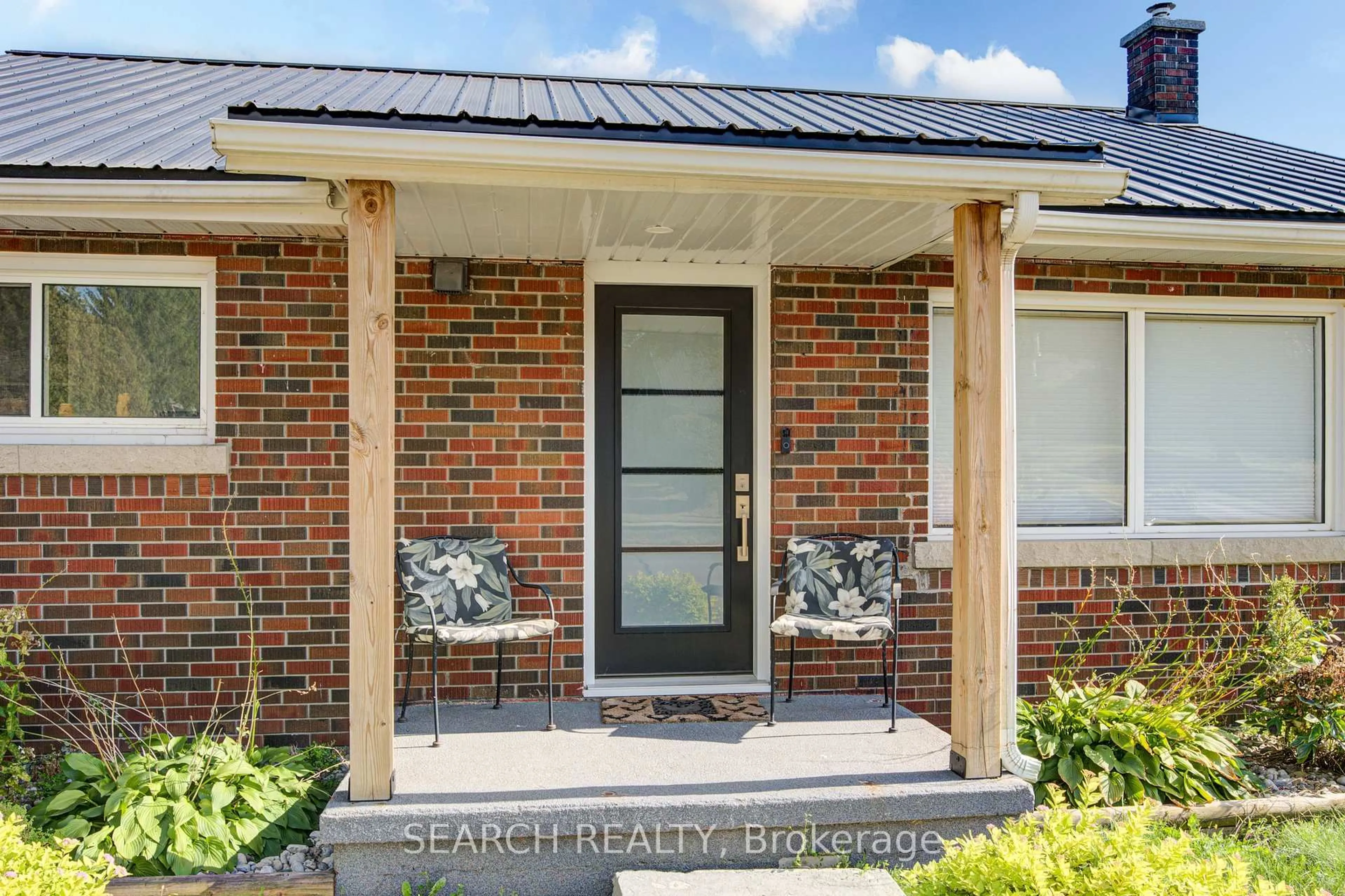 Home with brick exterior material, street for 295 VICTORIA St, Ingersoll Ontario N5C 2N3