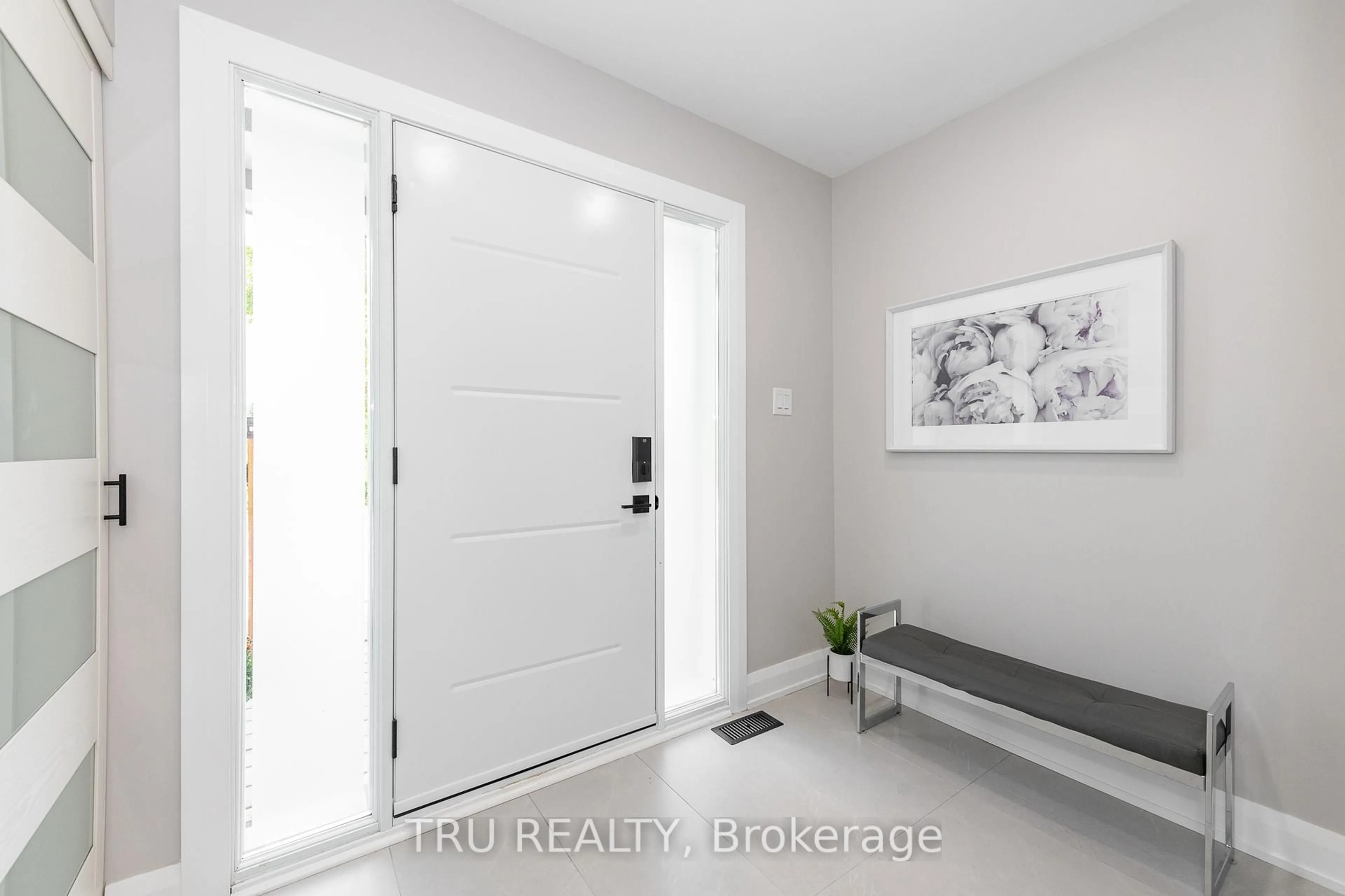 Indoor entryway for 381 North River Rd, Ottawa Ontario K1L 8C3