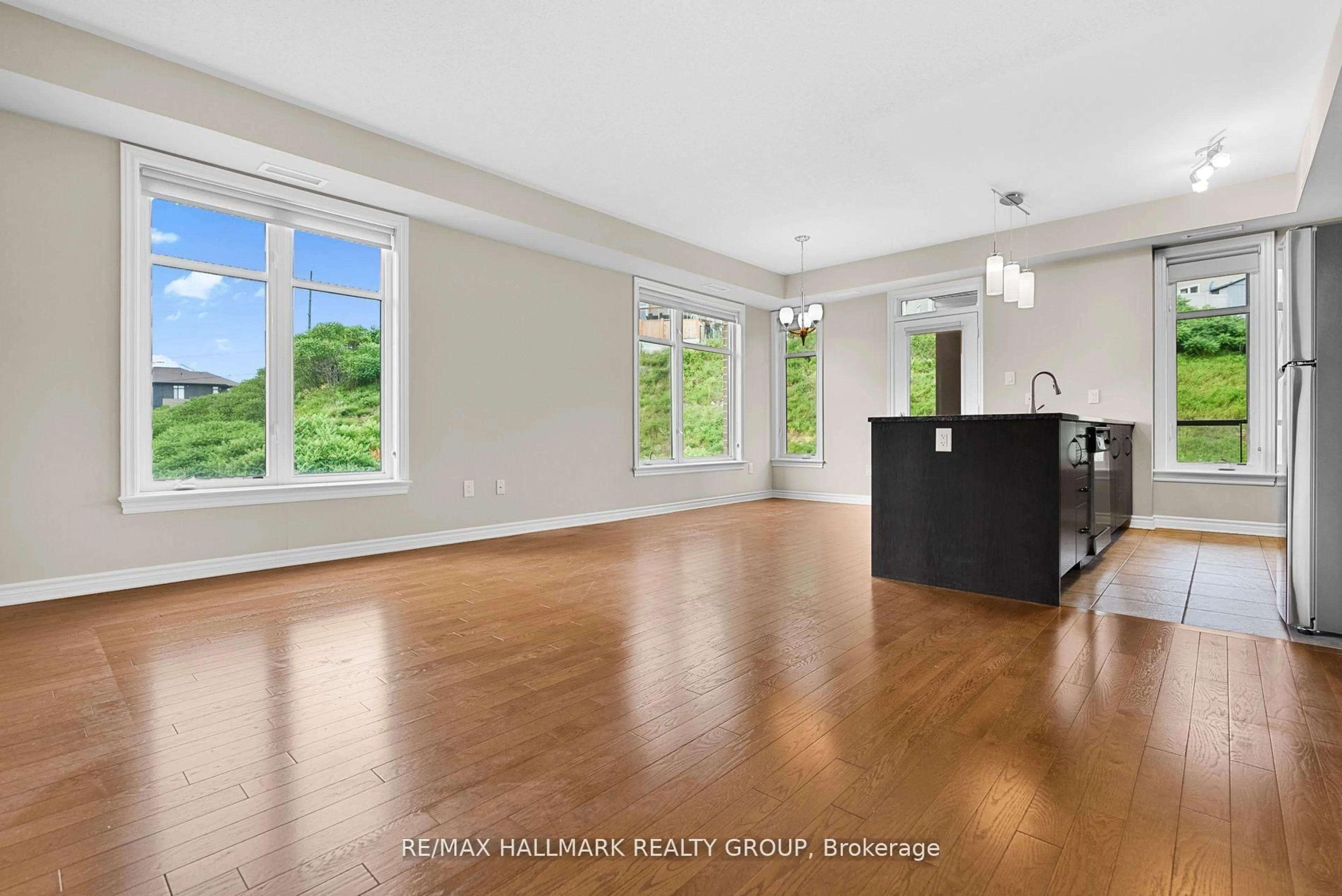 Unknown for 170 Guelph #202, Ottawa Ontario K2T 0J5