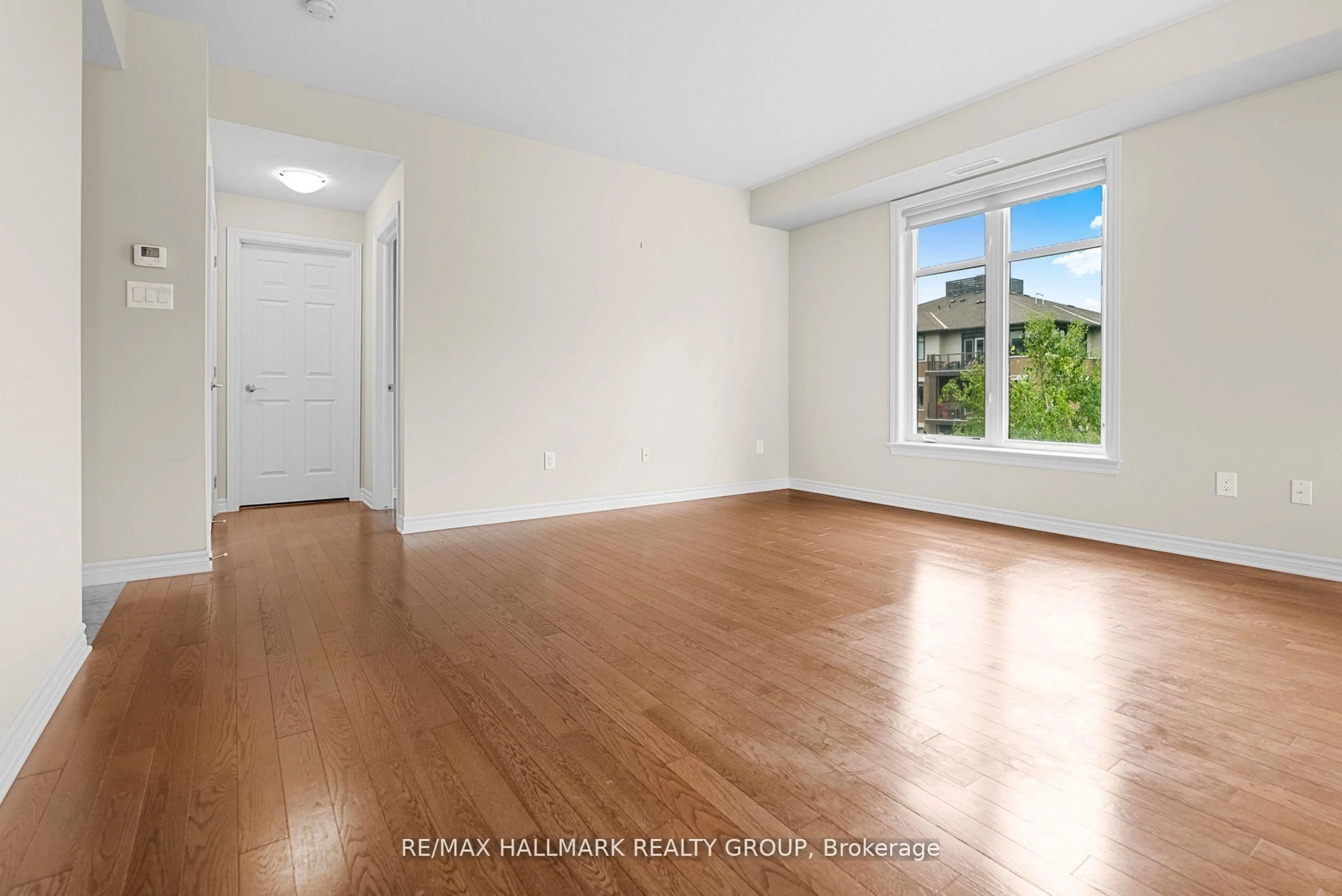 A pic of a room for 170 Guelph #202, Ottawa Ontario K2T 0J5