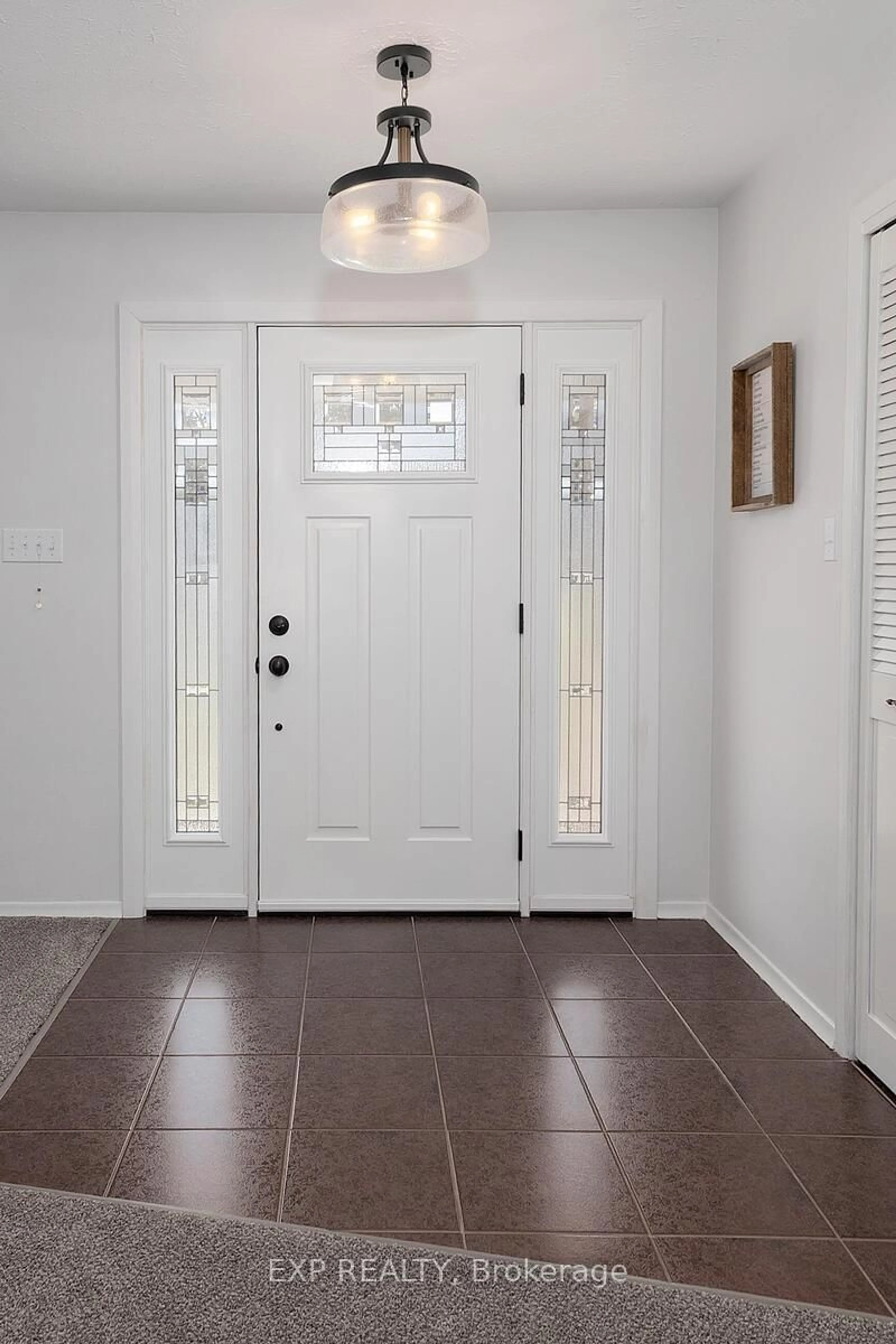 Indoor entryway for 18 Fath Ave, Aylmer Ontario N5H 1V8