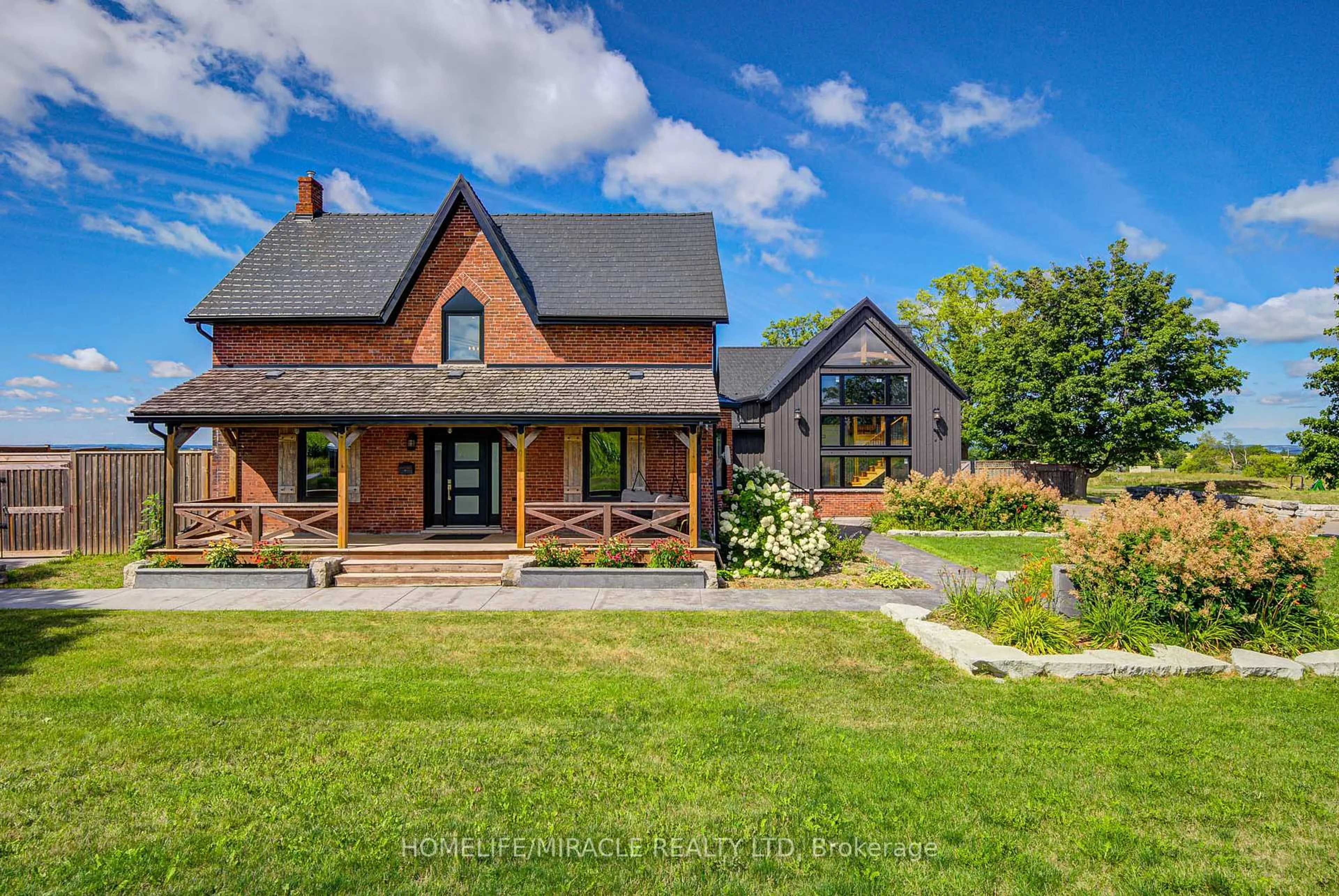 A pic from outside/outdoor area/front of a property/back of a property/a pic from drone, street for 9214 Oak Ridges Dr, Hamilton Township Ontario K0K 2E0